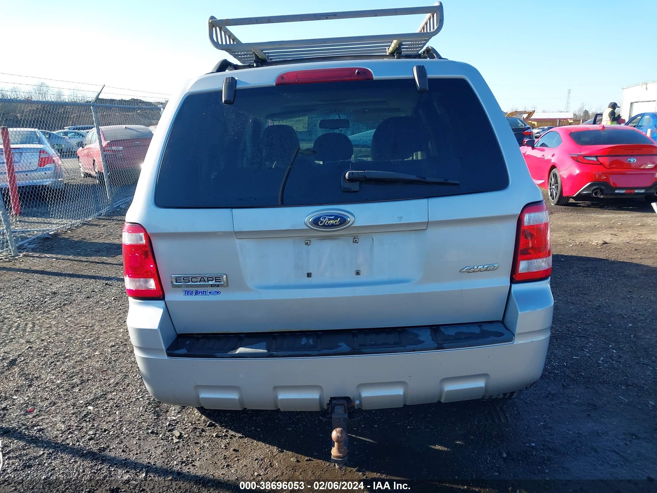 Photo 16 VIN: 1FMCU93138KD50535 - FORD ESCAPE 