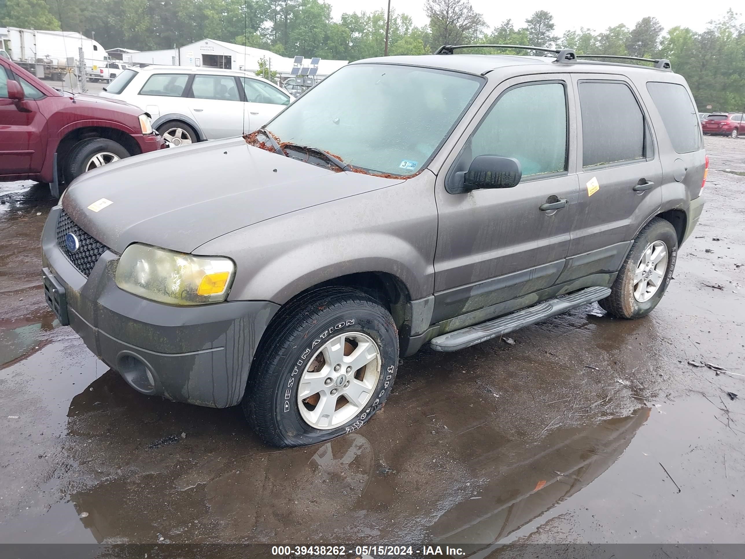 Photo 1 VIN: 1FMCU93146KD09568 - FORD ESCAPE 