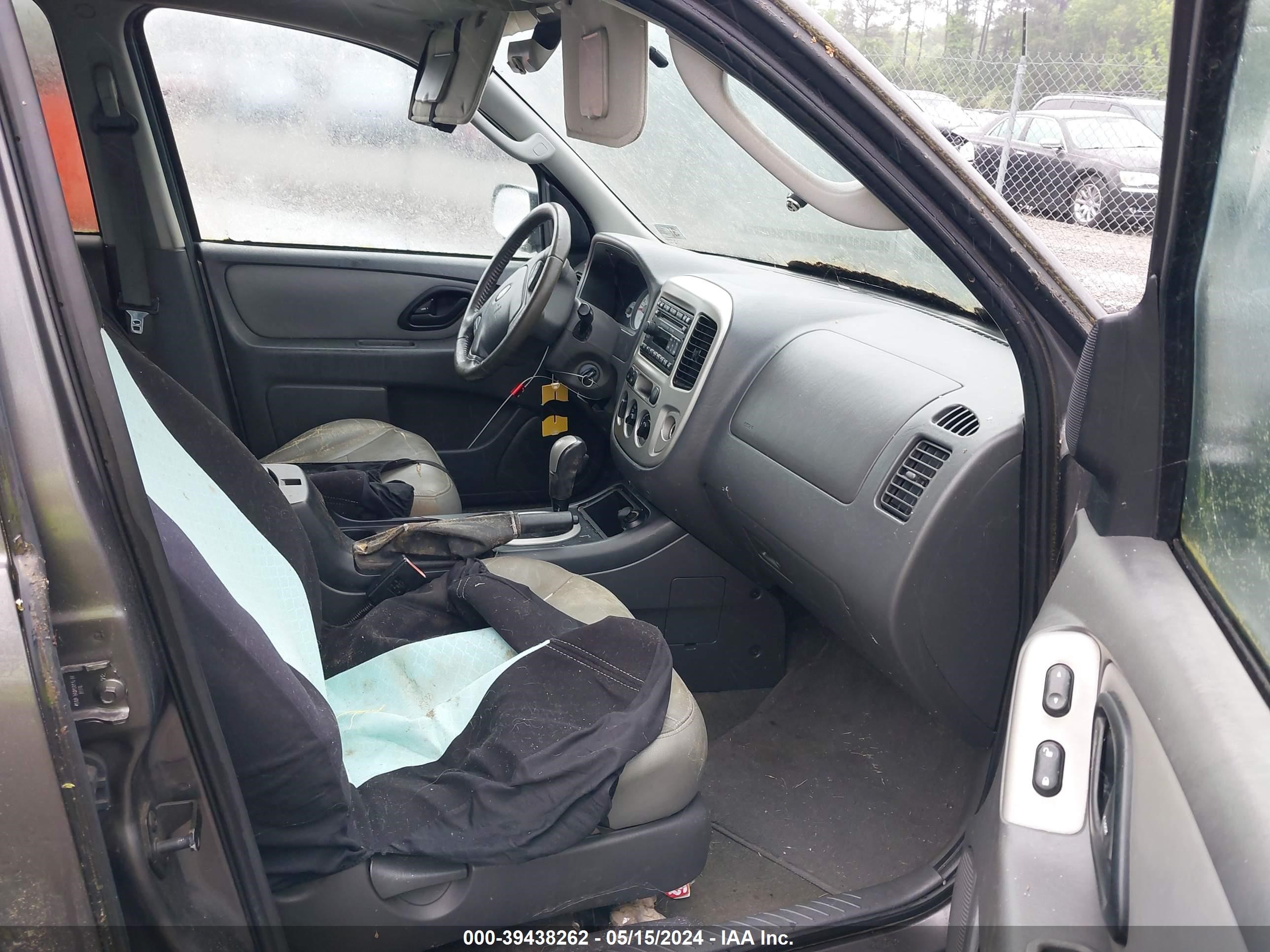 Photo 4 VIN: 1FMCU93146KD09568 - FORD ESCAPE 