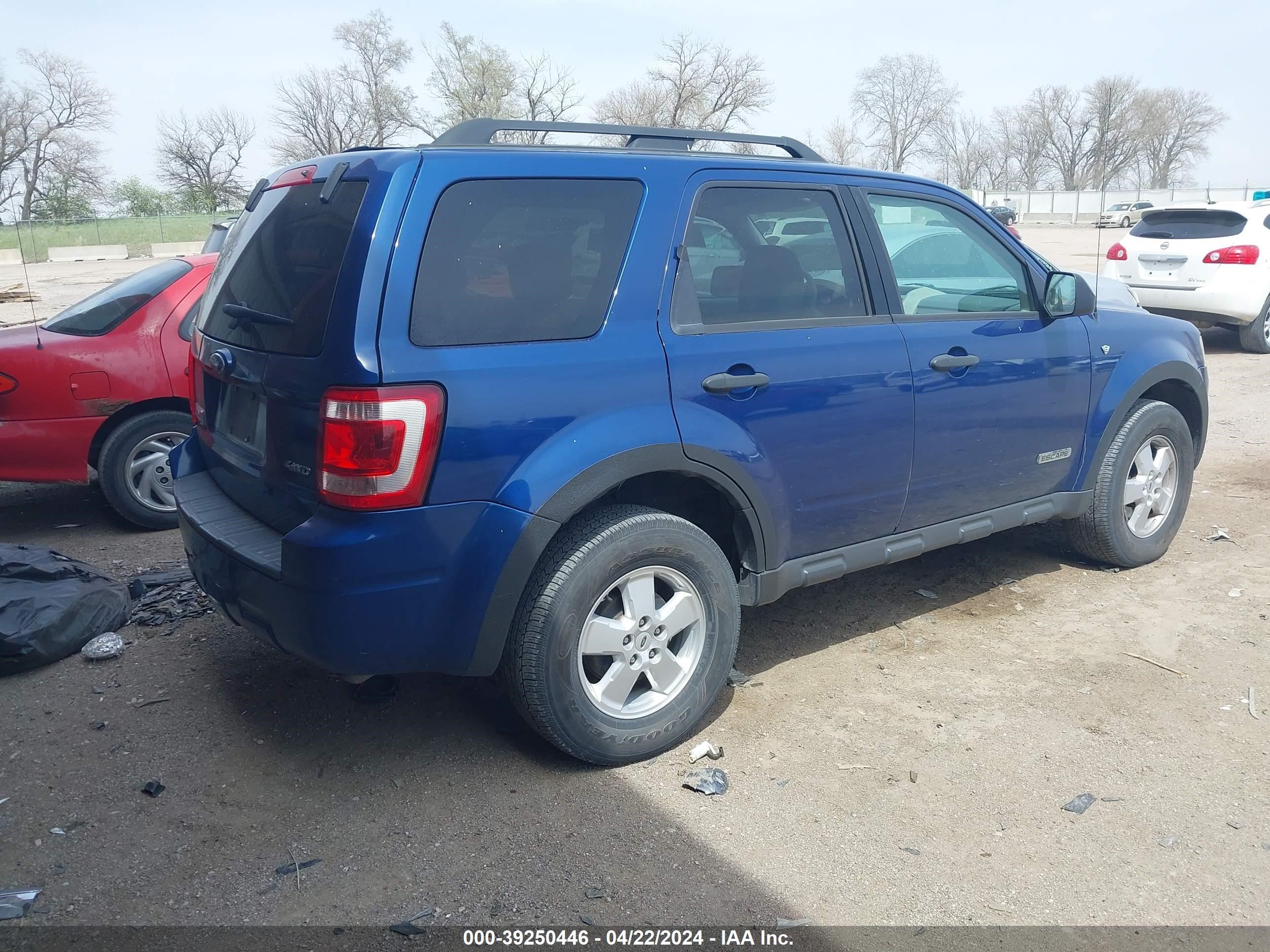 Photo 3 VIN: 1FMCU93148KB26965 - FORD ESCAPE 