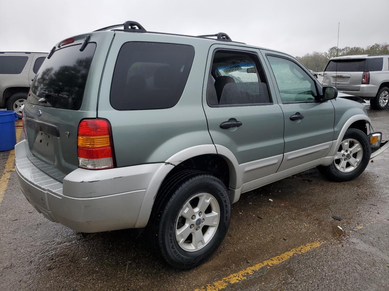 Photo 2 VIN: 1FMCU93157KB06836 - FORD ESCAPE 