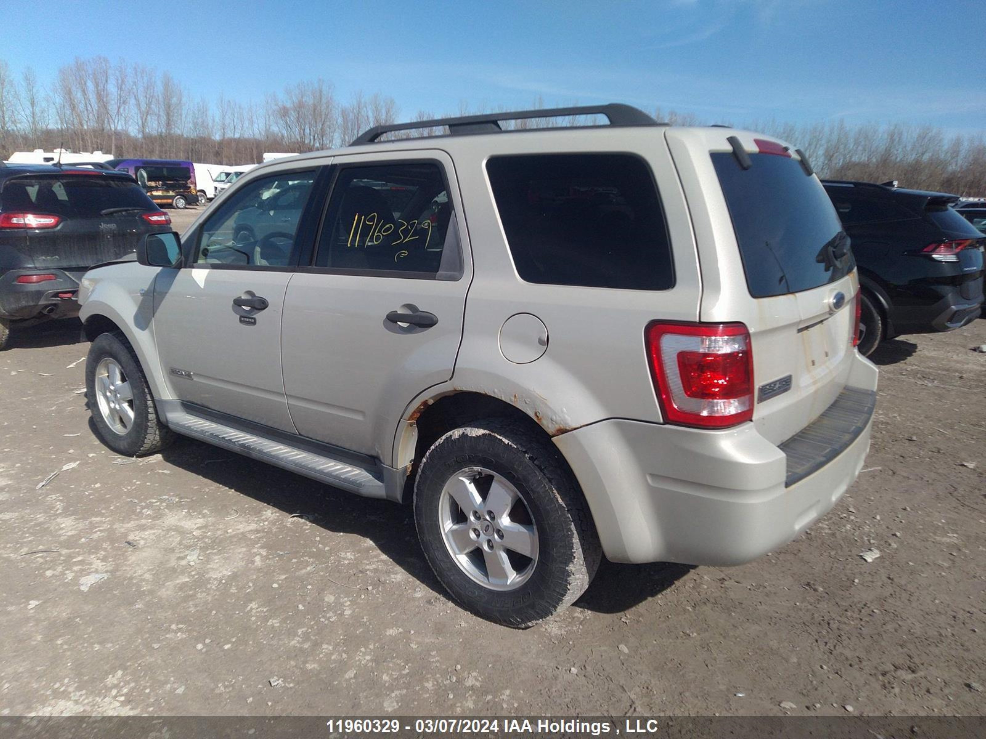 Photo 2 VIN: 1FMCU93158KA95046 - FORD ESCAPE 