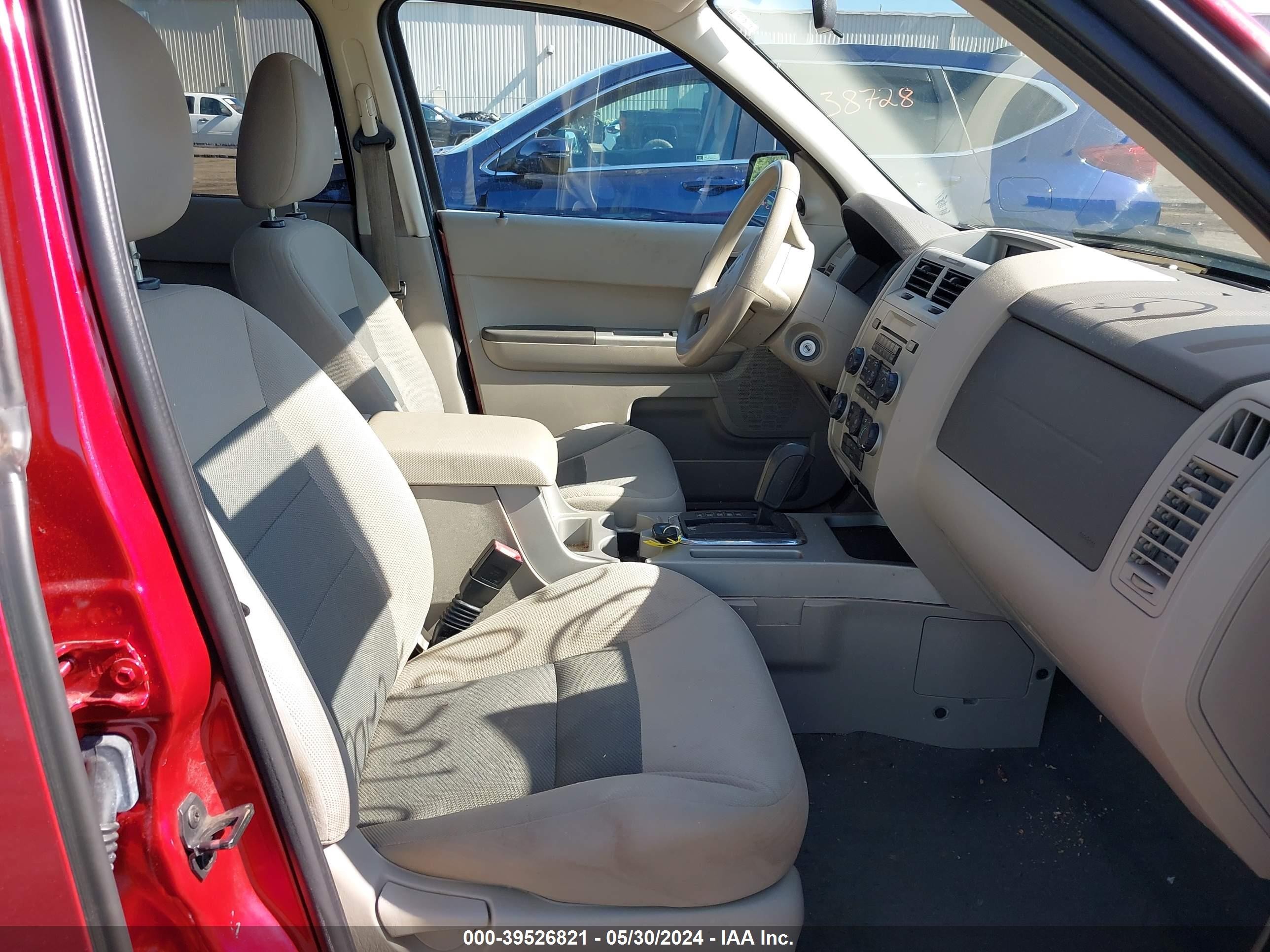 Photo 4 VIN: 1FMCU93158KB79206 - FORD ESCAPE 