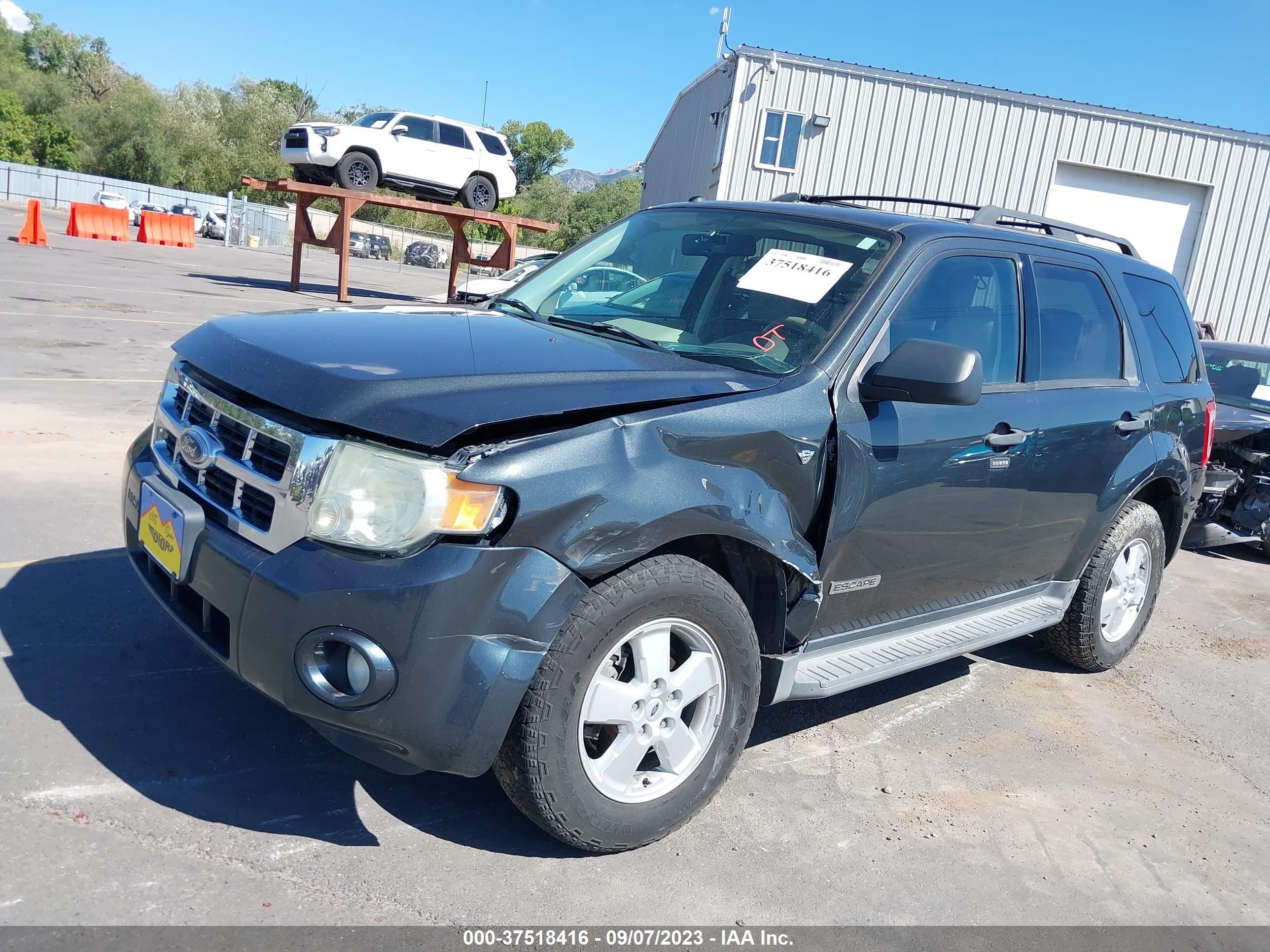 Photo 1 VIN: 1FMCU93158KC82819 - FORD ESCAPE 