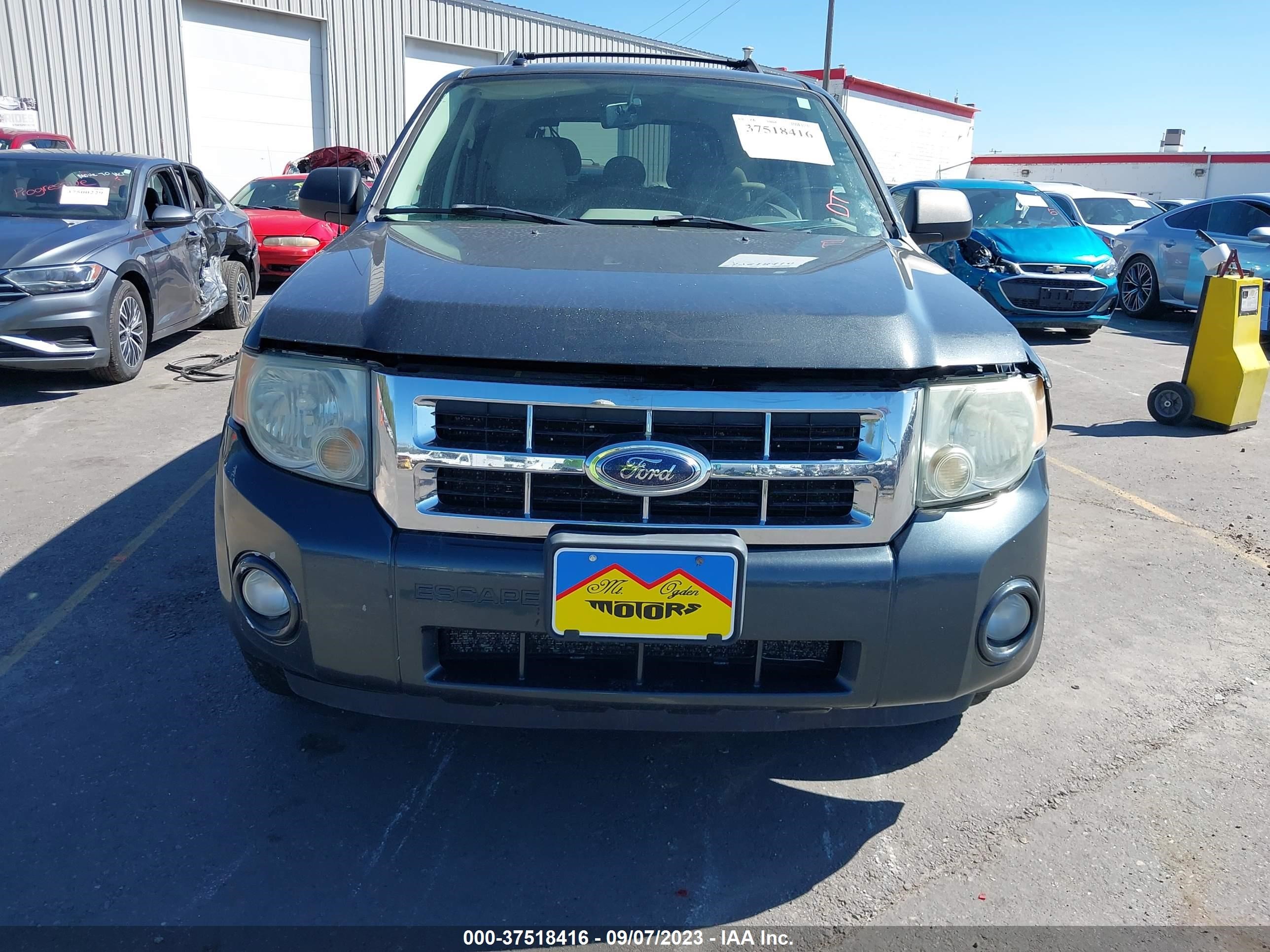 Photo 10 VIN: 1FMCU93158KC82819 - FORD ESCAPE 