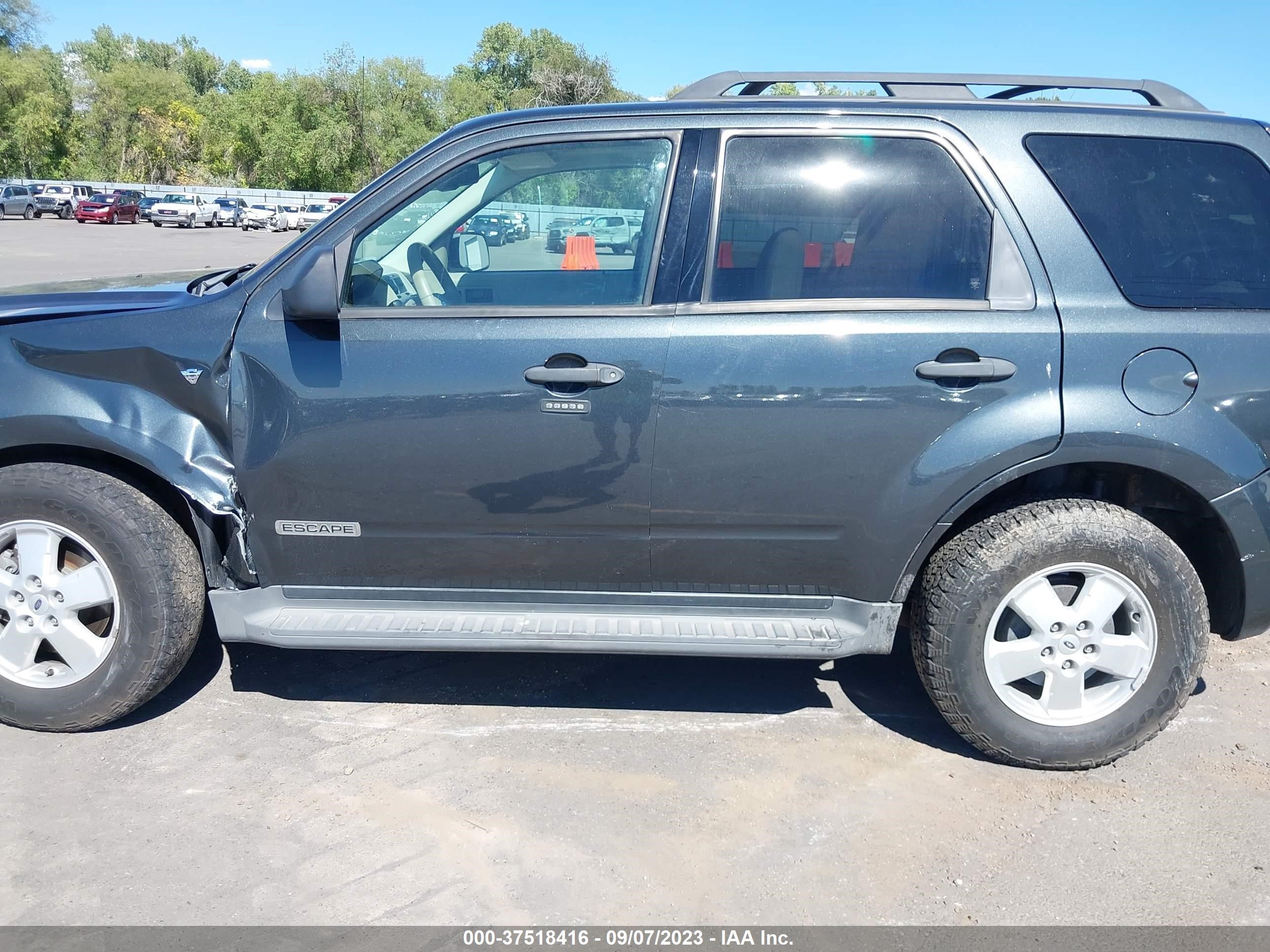 Photo 12 VIN: 1FMCU93158KC82819 - FORD ESCAPE 