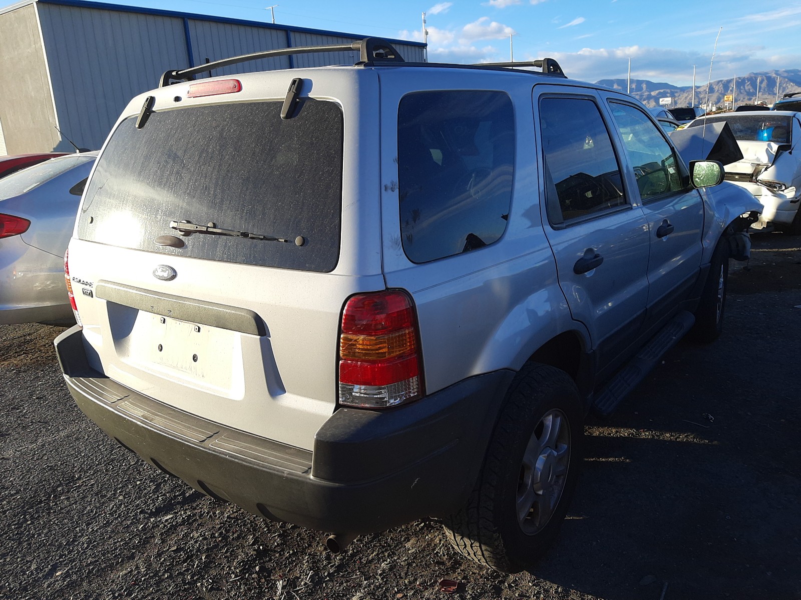 Photo 3 VIN: 1FMCU93164KB09241 - FORD ESCAPE XLT 