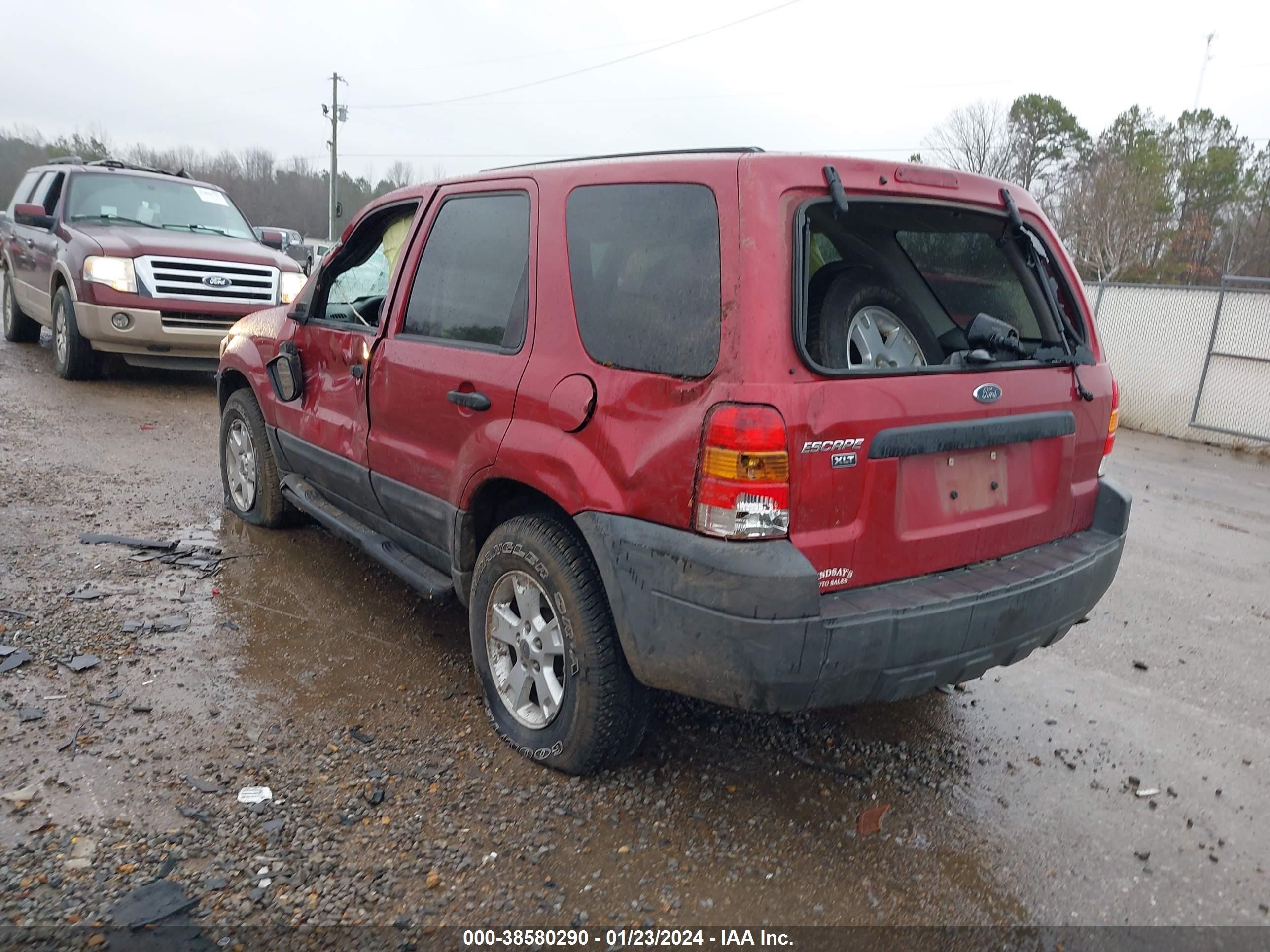 Photo 2 VIN: 1FMCU93165KA44568 - FORD ESCAPE 