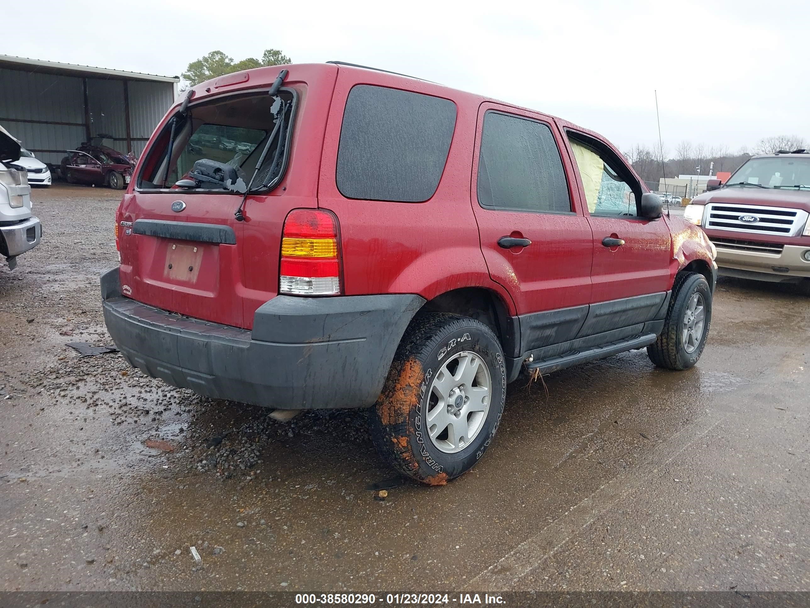 Photo 3 VIN: 1FMCU93165KA44568 - FORD ESCAPE 