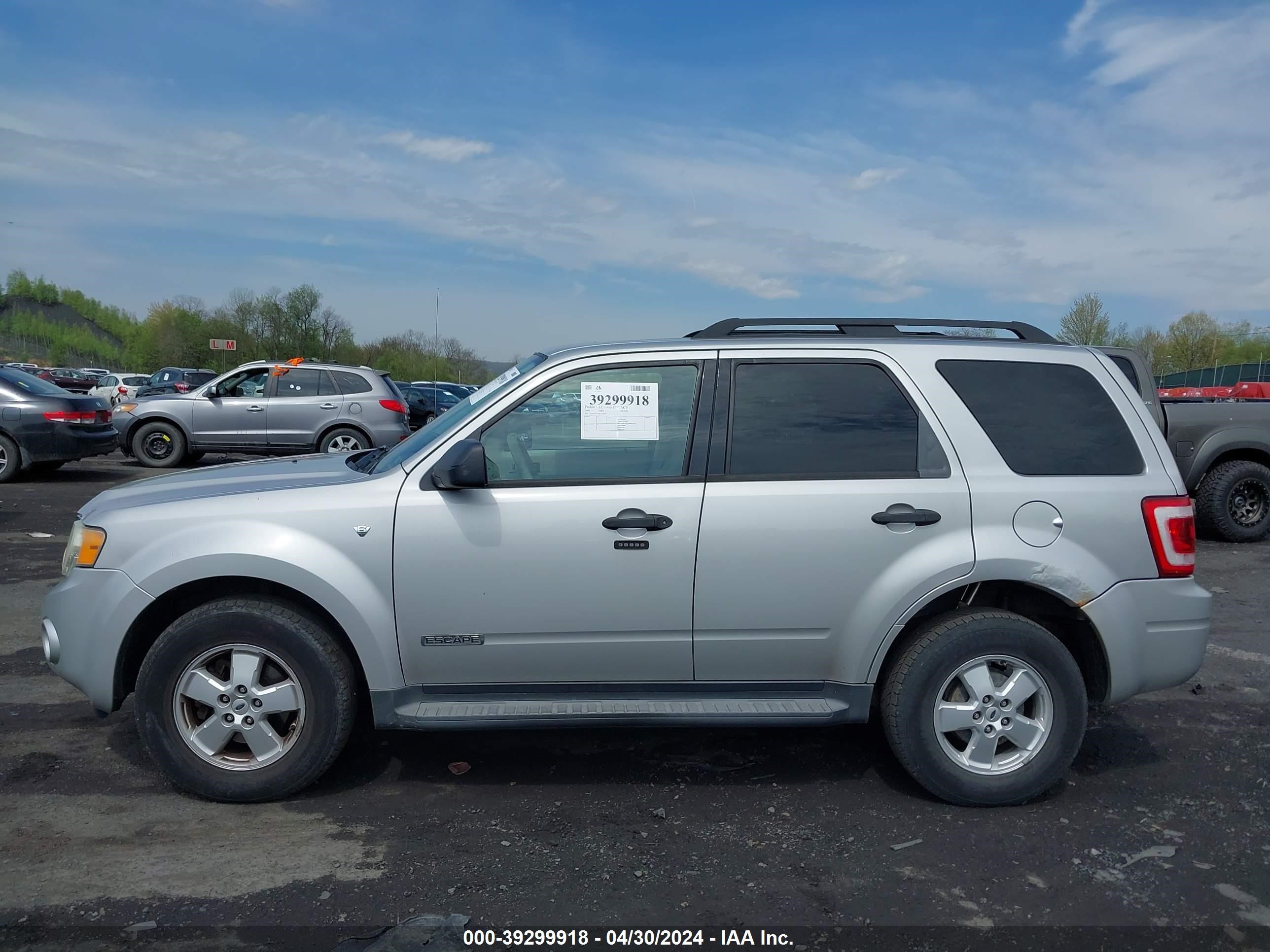 Photo 5 VIN: 1FMCU93168KA46907 - FORD ESCAPE 