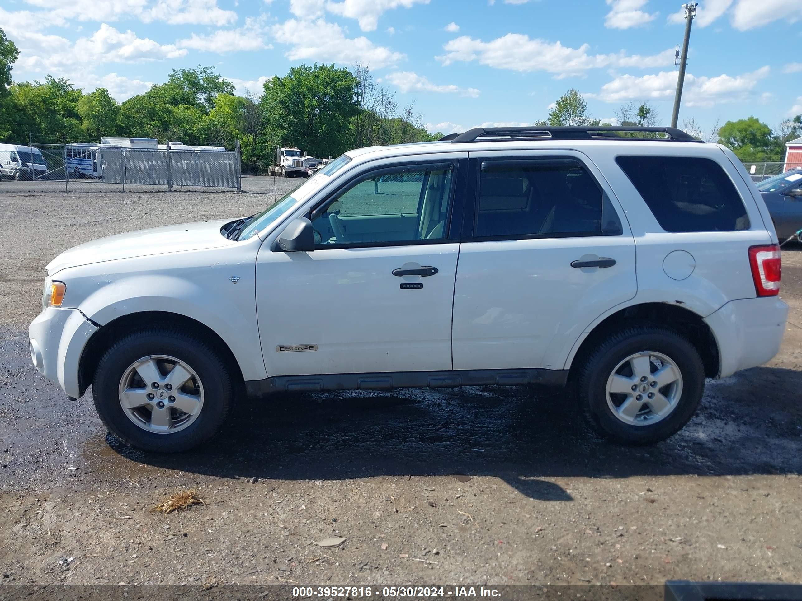 Photo 13 VIN: 1FMCU93168KD22230 - FORD ESCAPE 