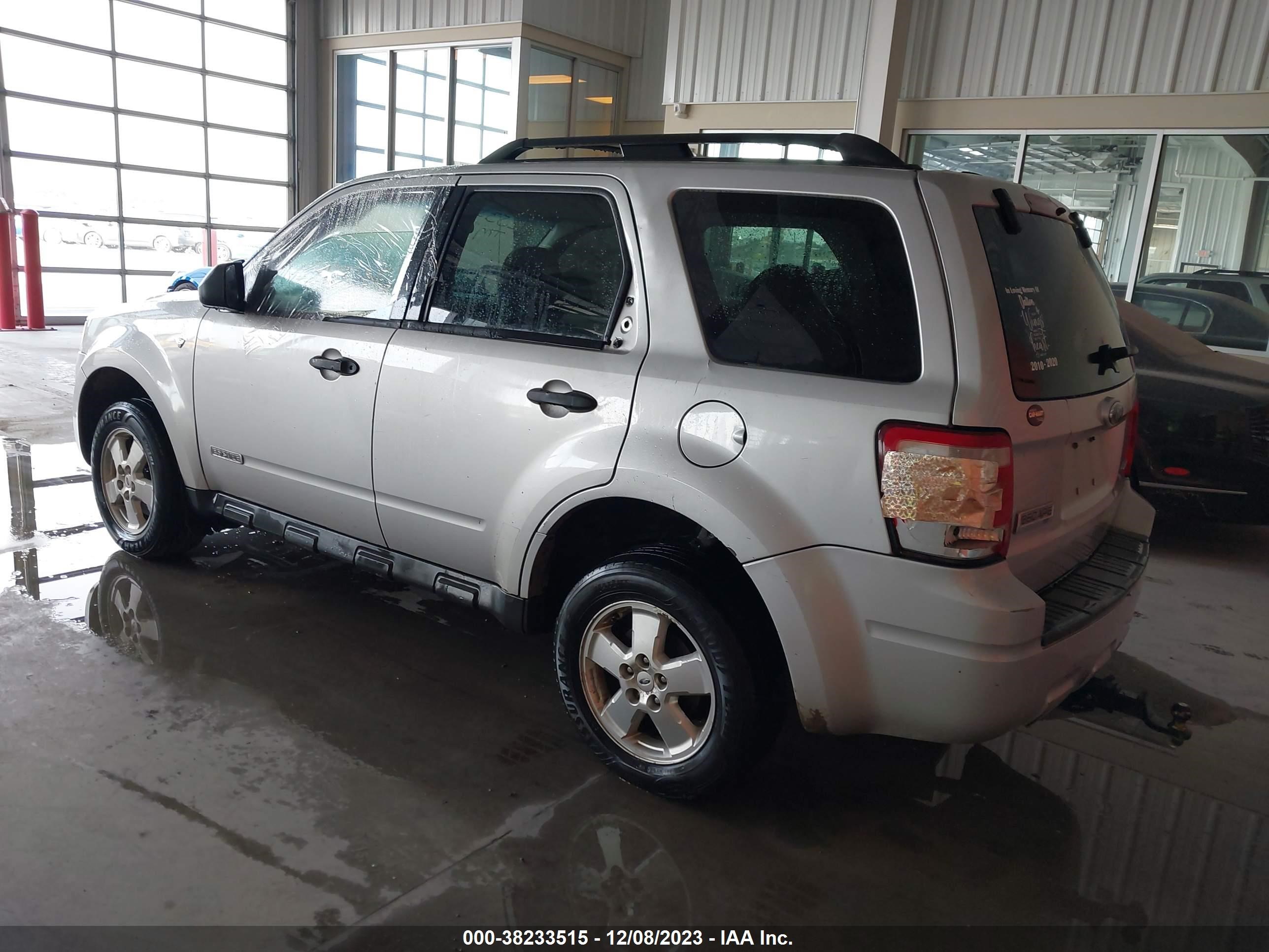 Photo 2 VIN: 1FMCU93168KE09559 - FORD ESCAPE 