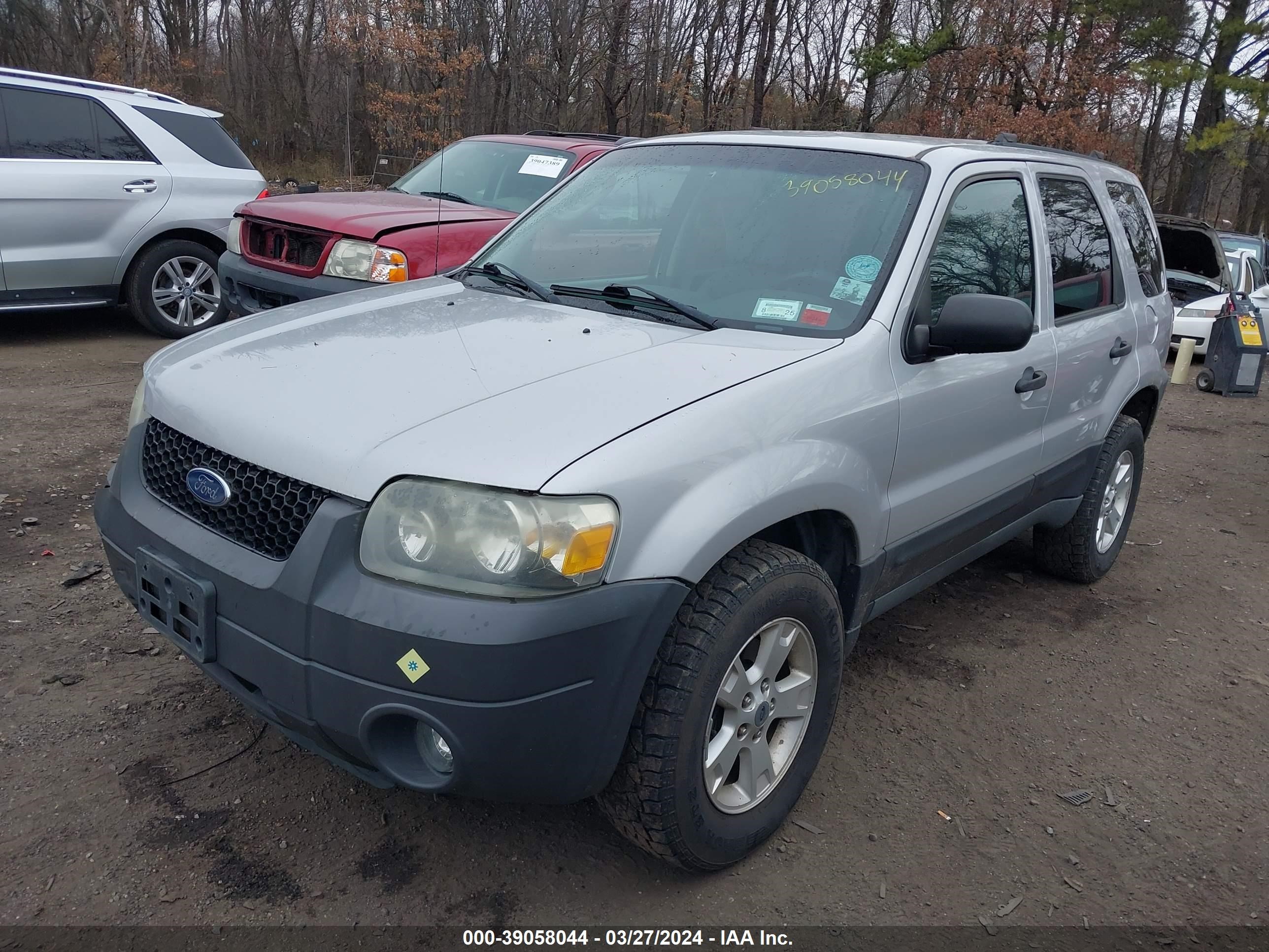 Photo 1 VIN: 1FMCU93175KA50427 - FORD ESCAPE 