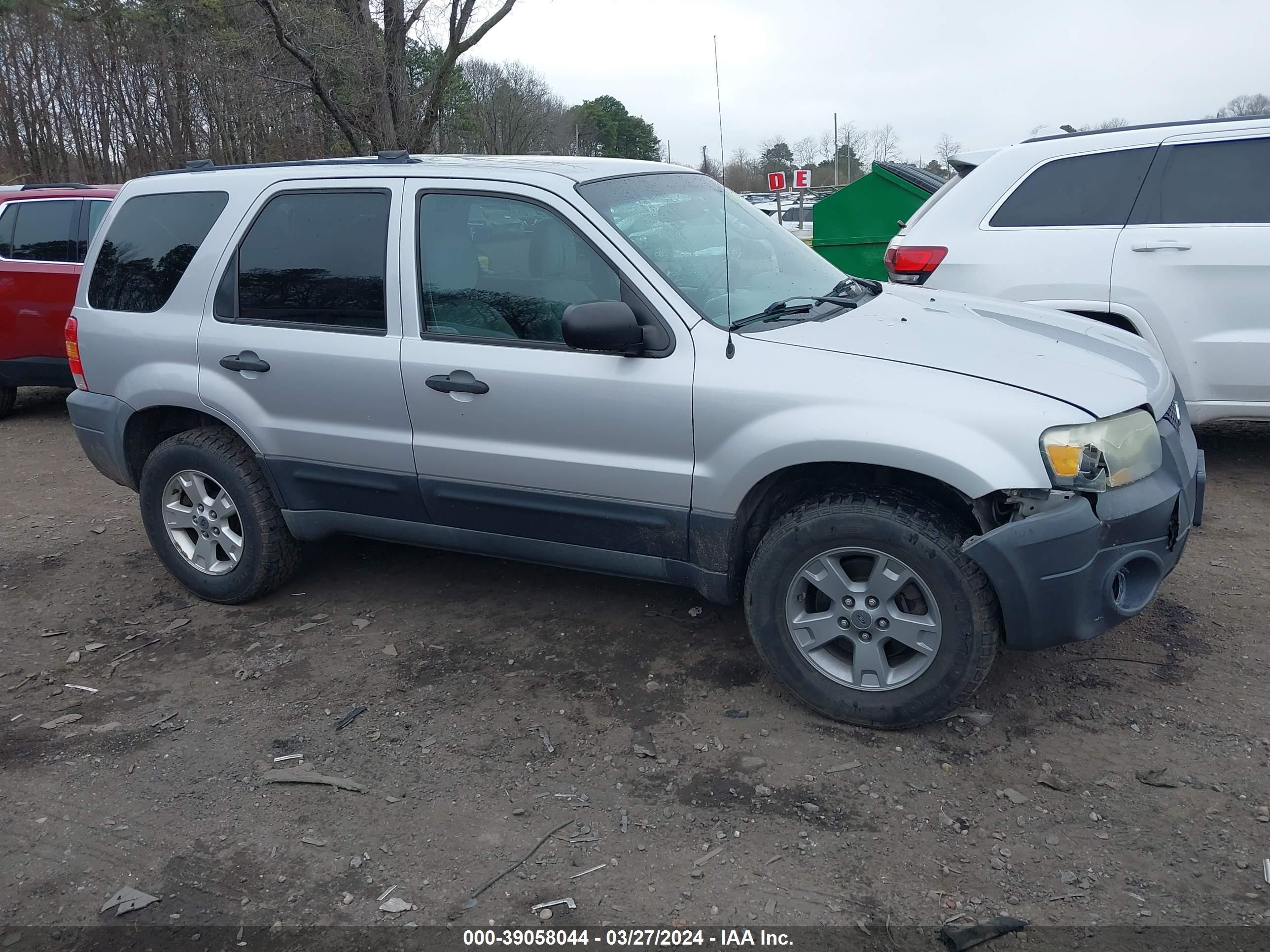 Photo 12 VIN: 1FMCU93175KA50427 - FORD ESCAPE 