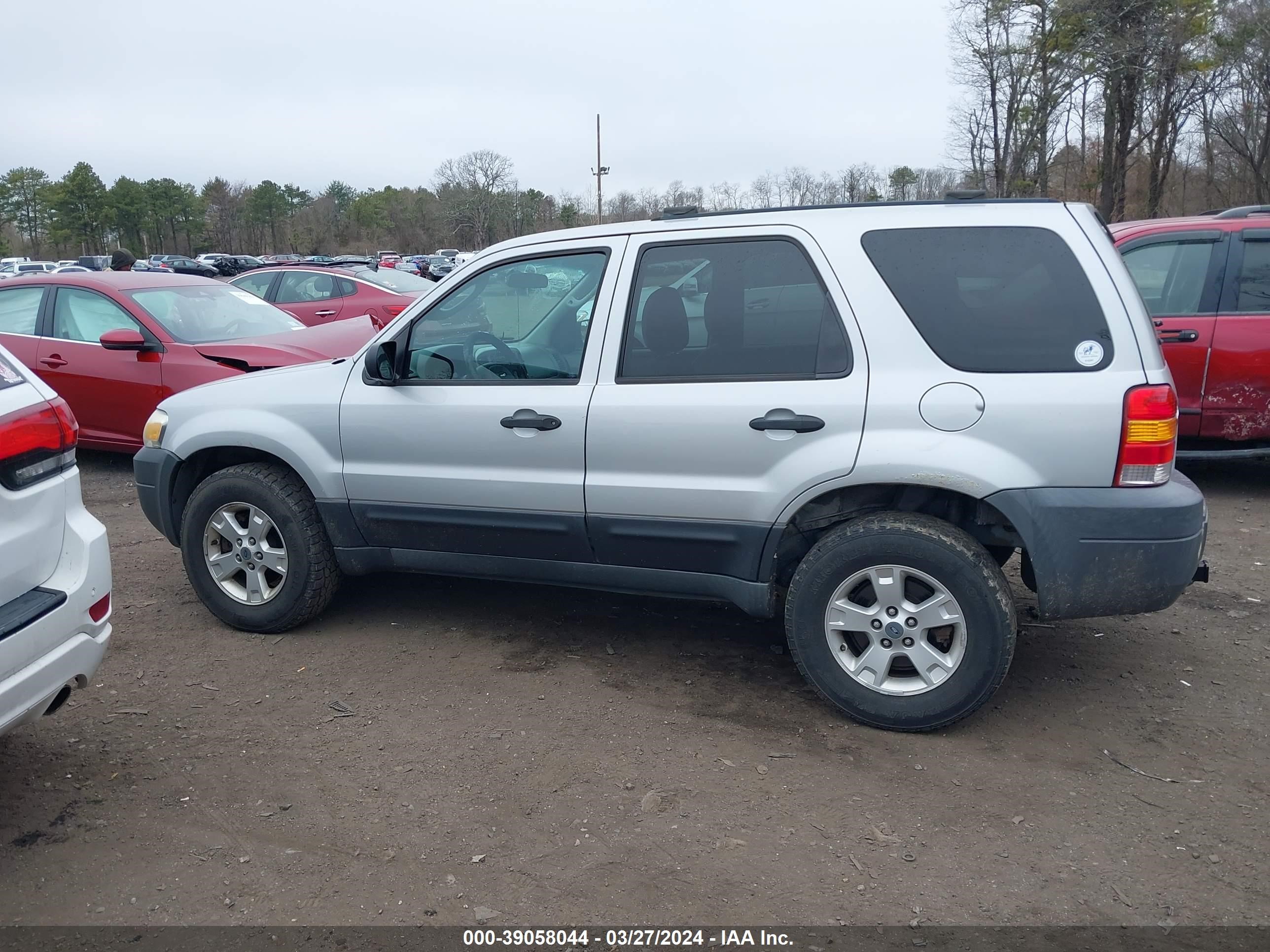 Photo 13 VIN: 1FMCU93175KA50427 - FORD ESCAPE 