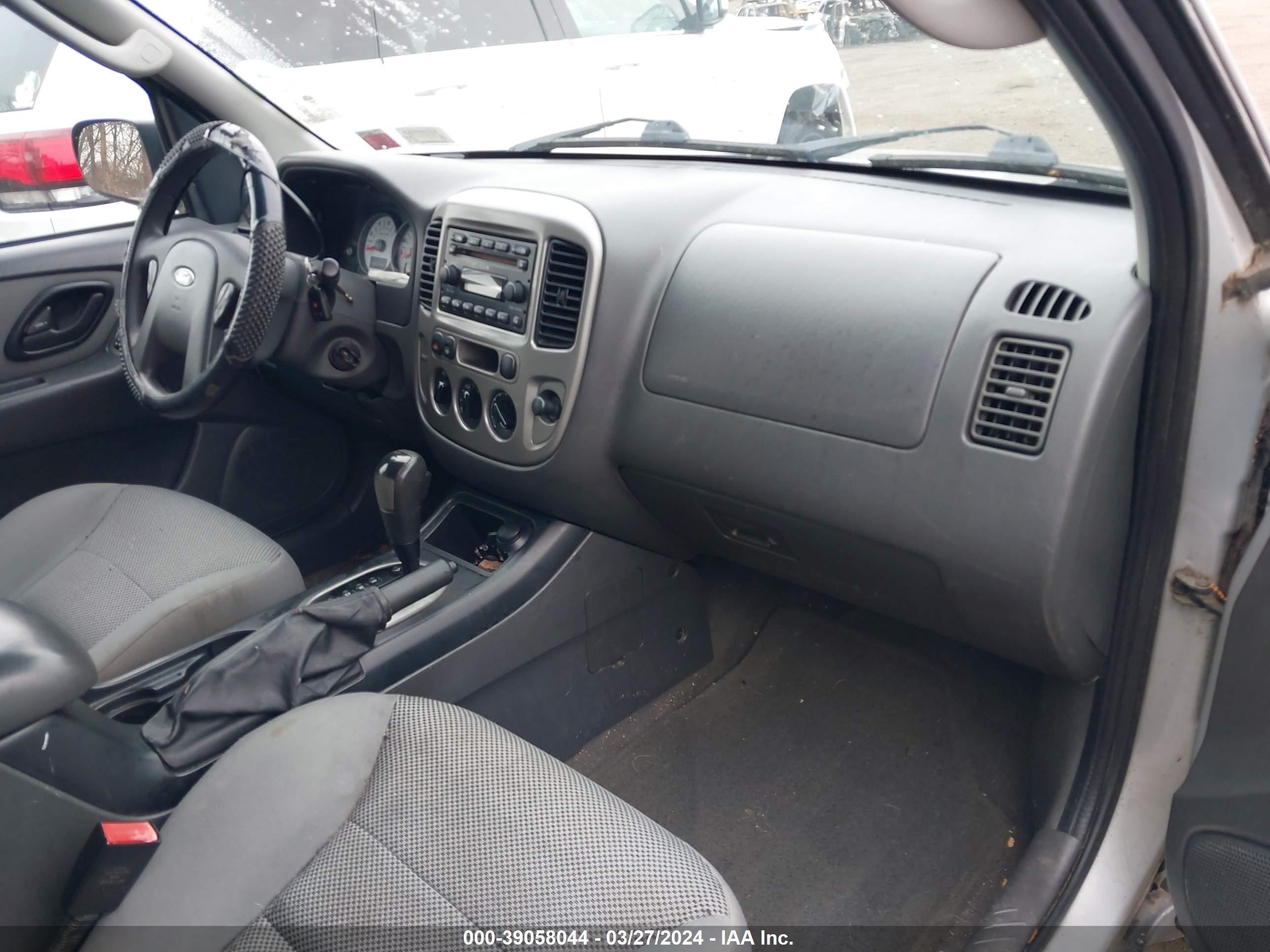 Photo 4 VIN: 1FMCU93175KA50427 - FORD ESCAPE 