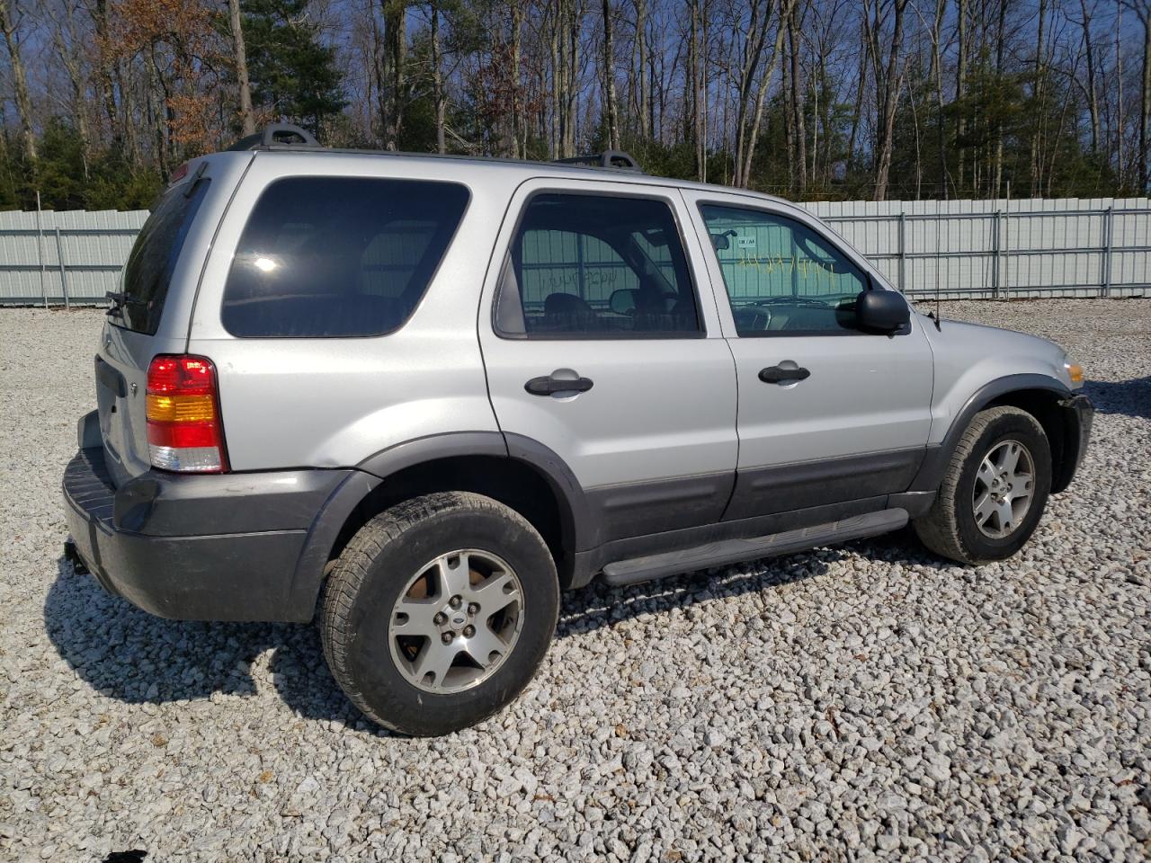 Photo 2 VIN: 1FMCU93185KC71731 - FORD ESCAPE 