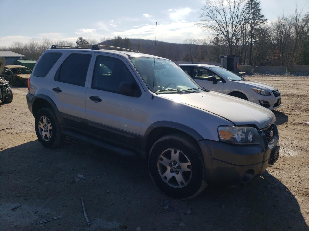 Photo 3 VIN: 1FMCU93185KC71731 - FORD ESCAPE 