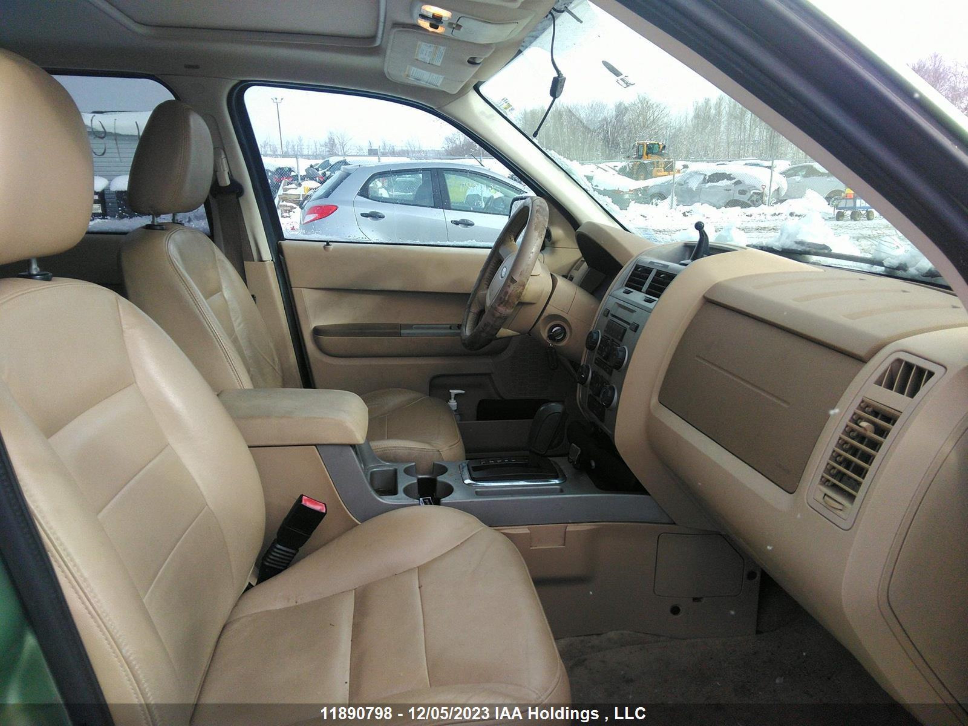 Photo 4 VIN: 1FMCU93188KA34760 - FORD ESCAPE 