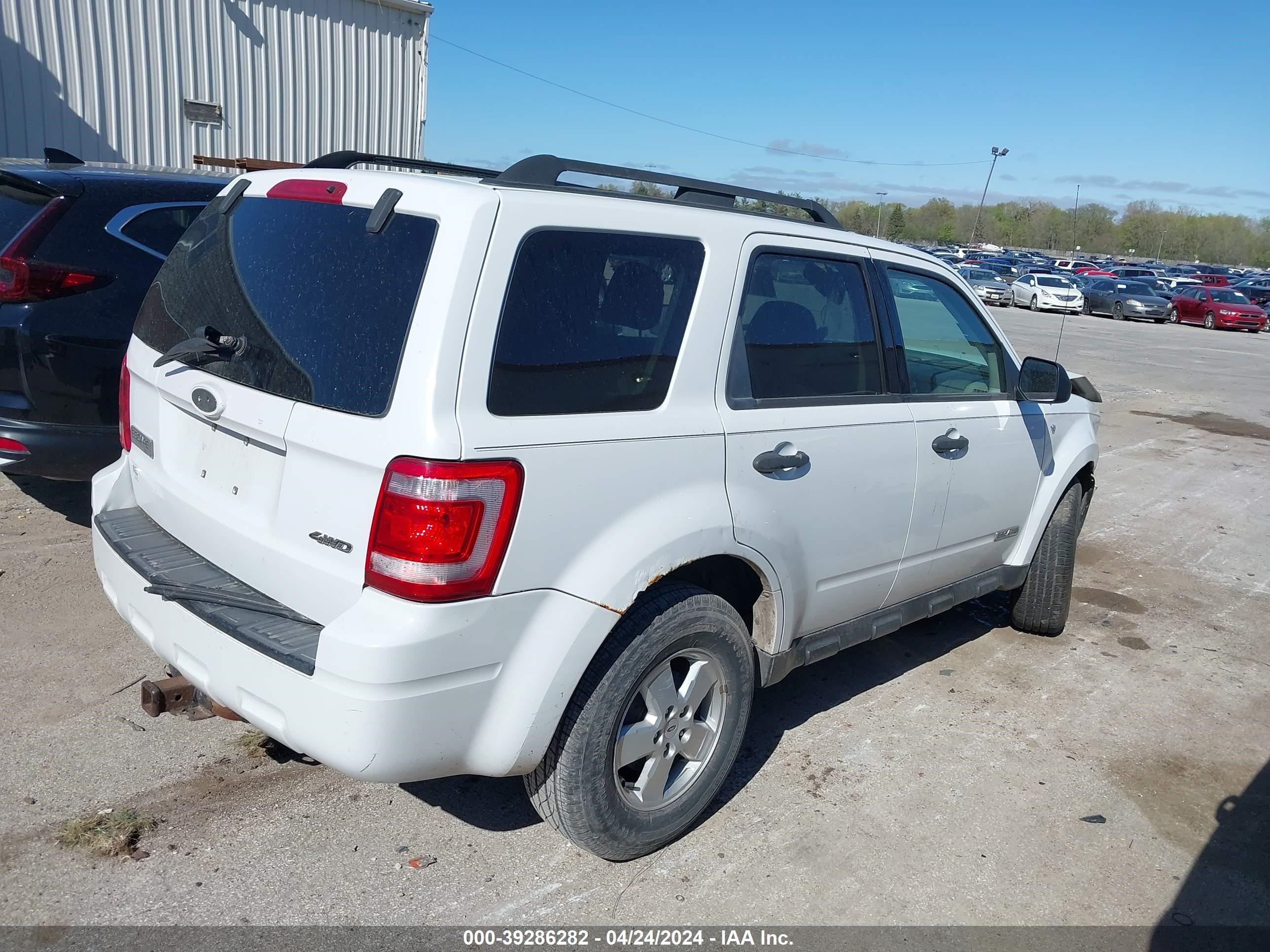 Photo 3 VIN: 1FMCU93188KC14983 - FORD ESCAPE 