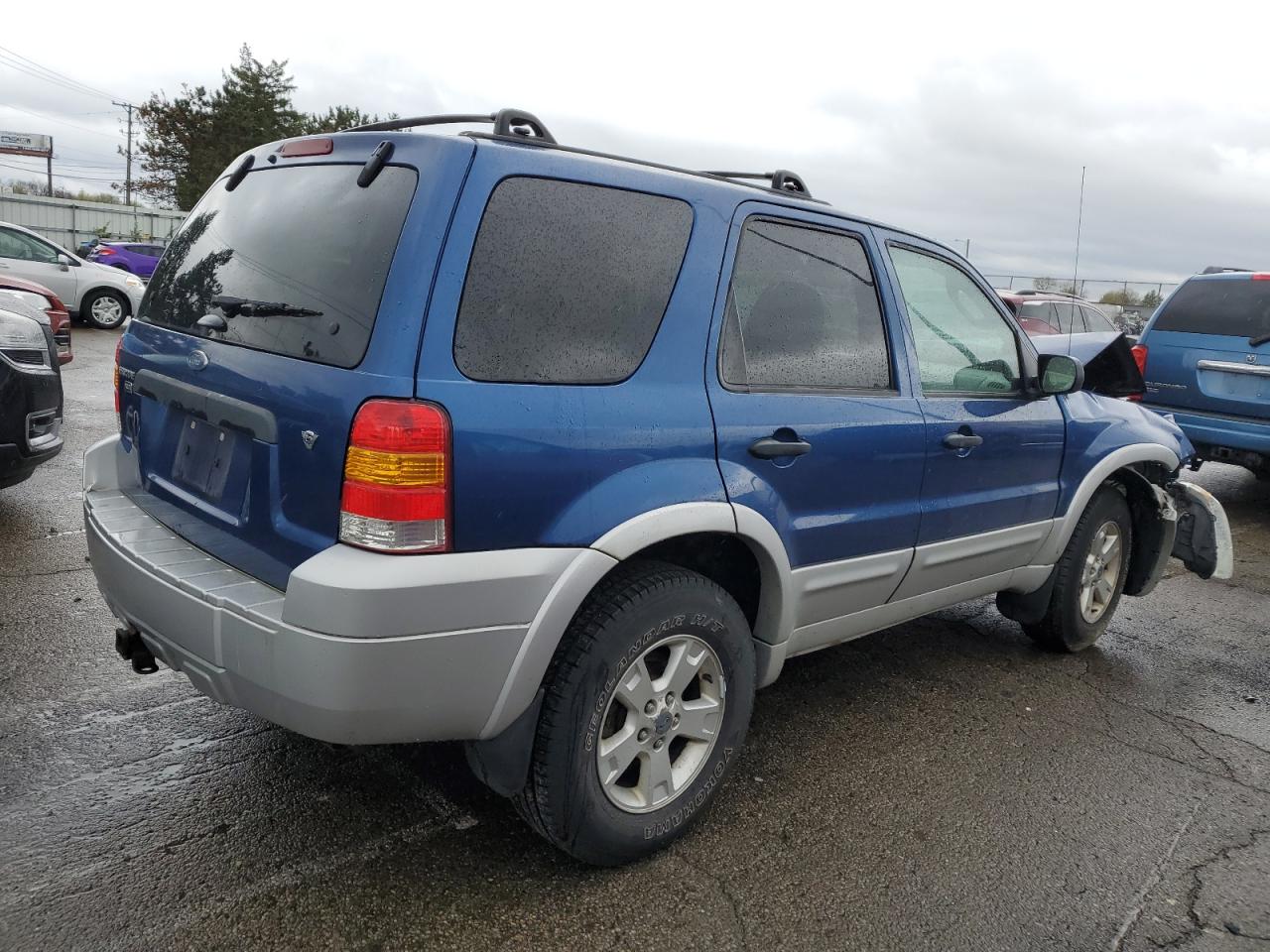 Photo 2 VIN: 1FMCU93197KB36289 - FORD ESCAPE 