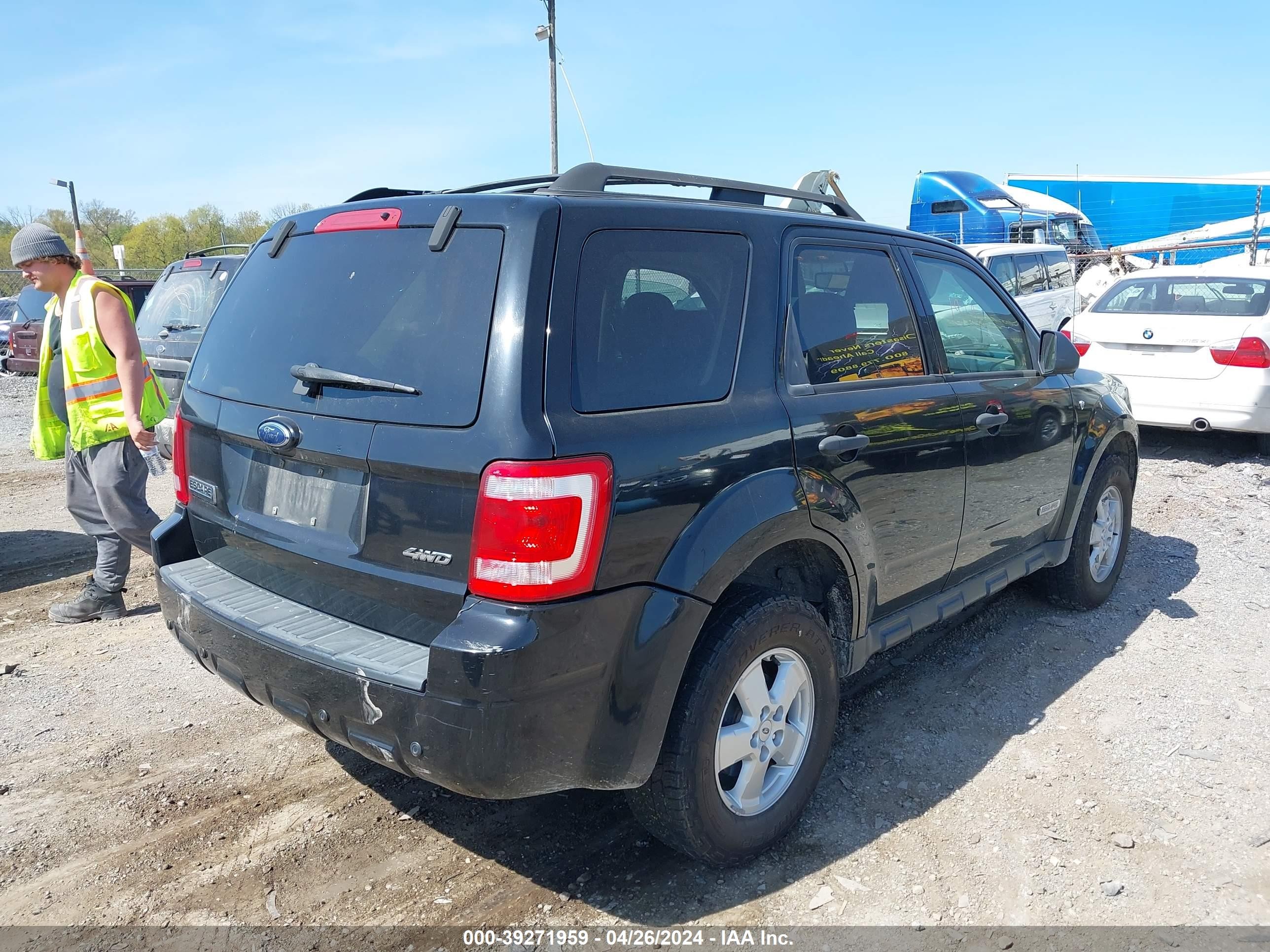 Photo 3 VIN: 1FMCU93198KE68167 - FORD ESCAPE 