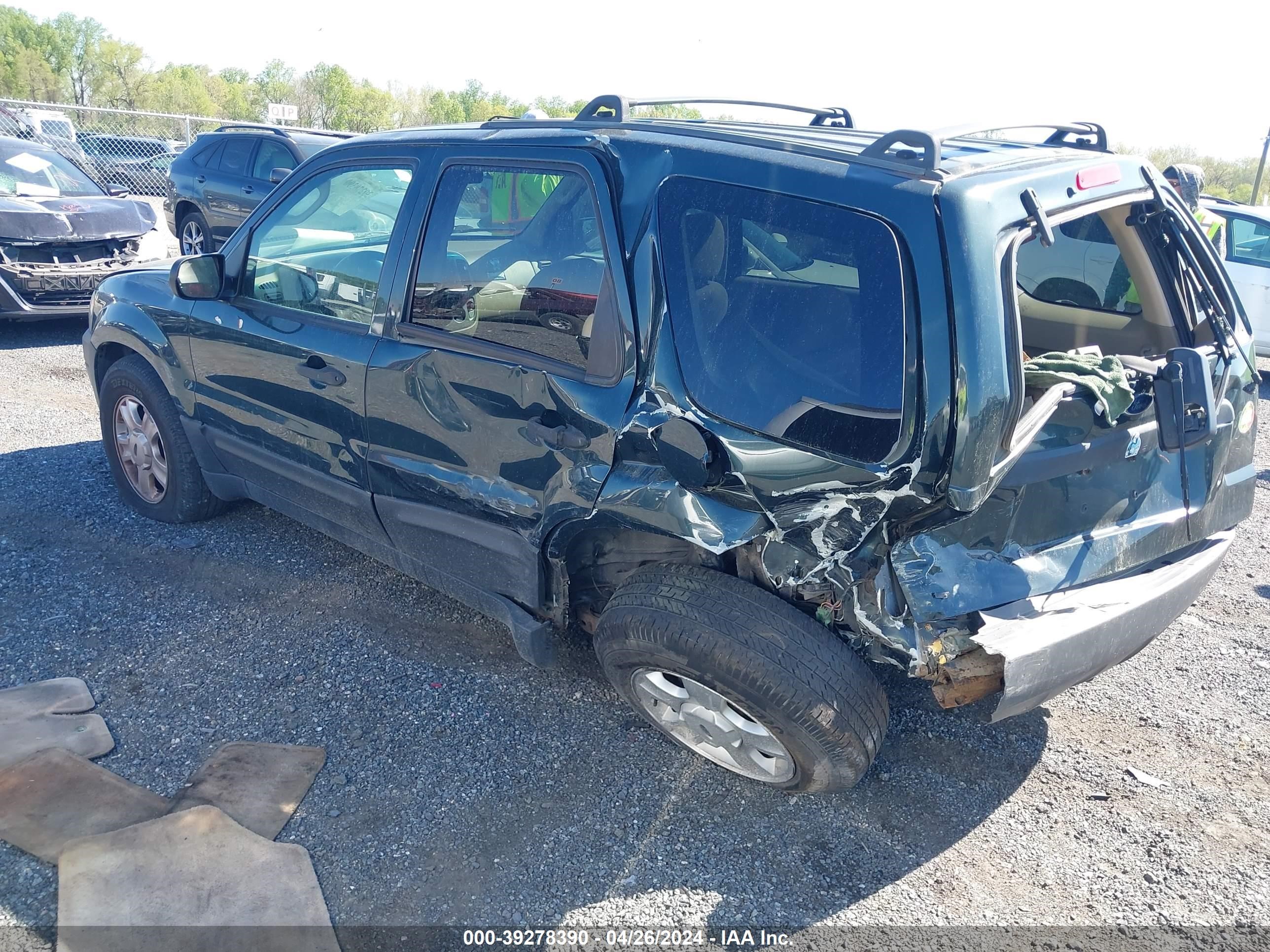 Photo 2 VIN: 1FMCU931X4DA12841 - FORD ESCAPE 