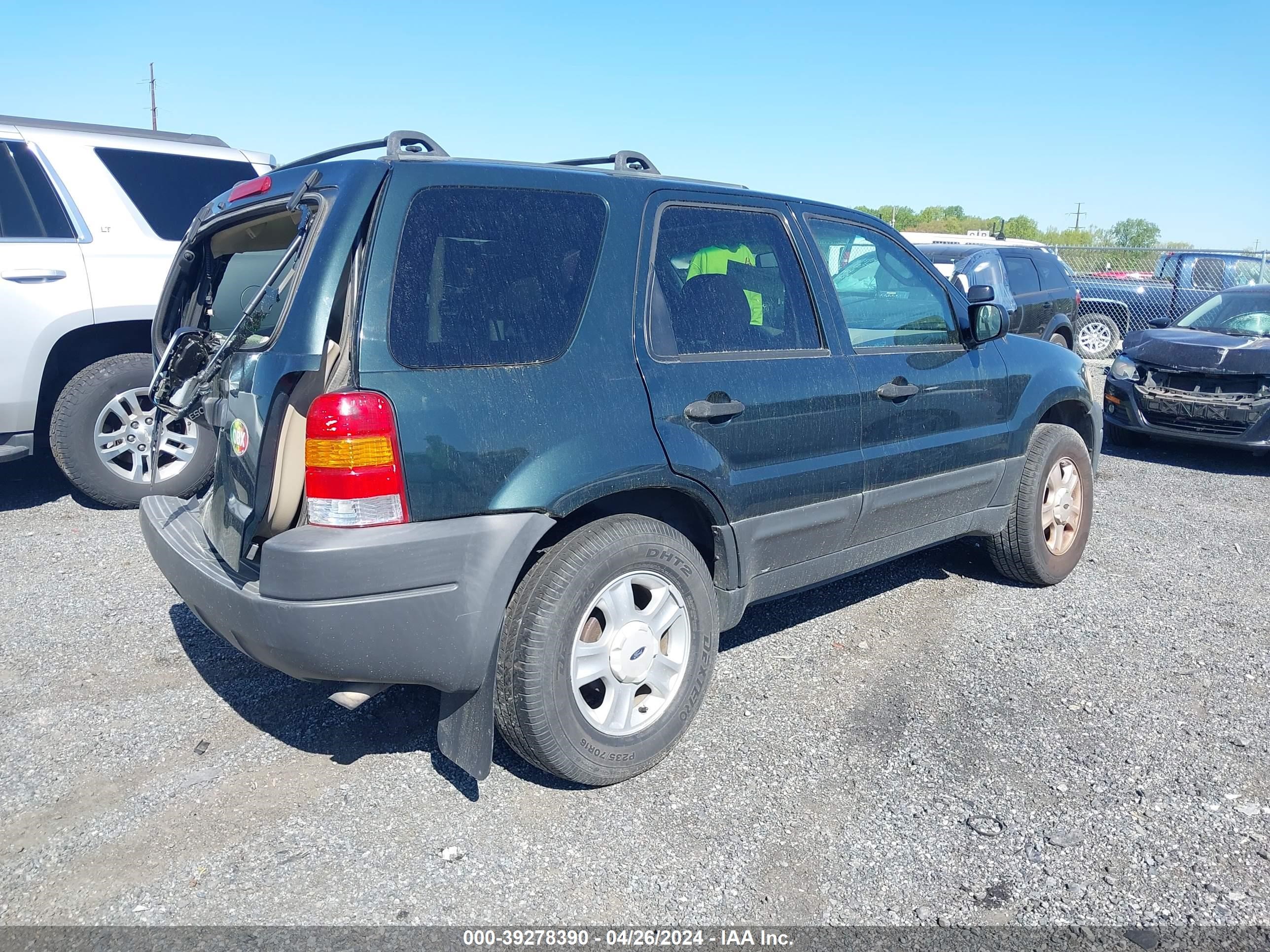 Photo 3 VIN: 1FMCU931X4DA12841 - FORD ESCAPE 