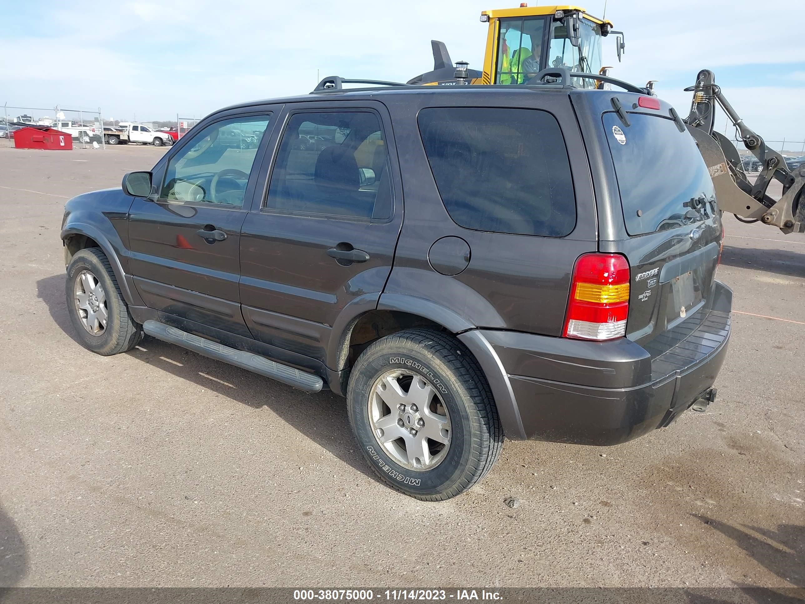 Photo 2 VIN: 1FMCU931X6KB99464 - FORD ESCAPE 