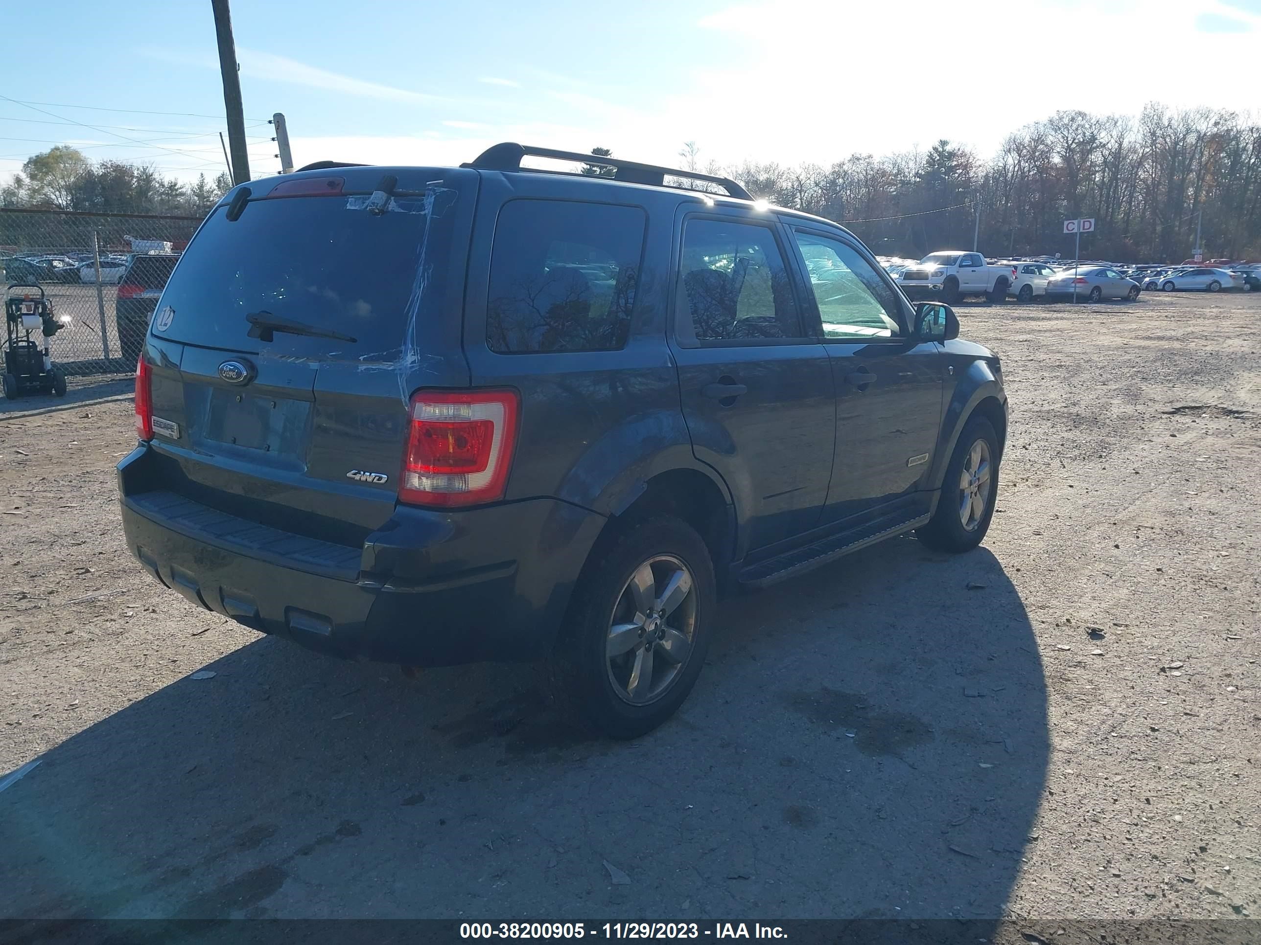 Photo 3 VIN: 1FMCU931X8KE78741 - FORD ESCAPE 