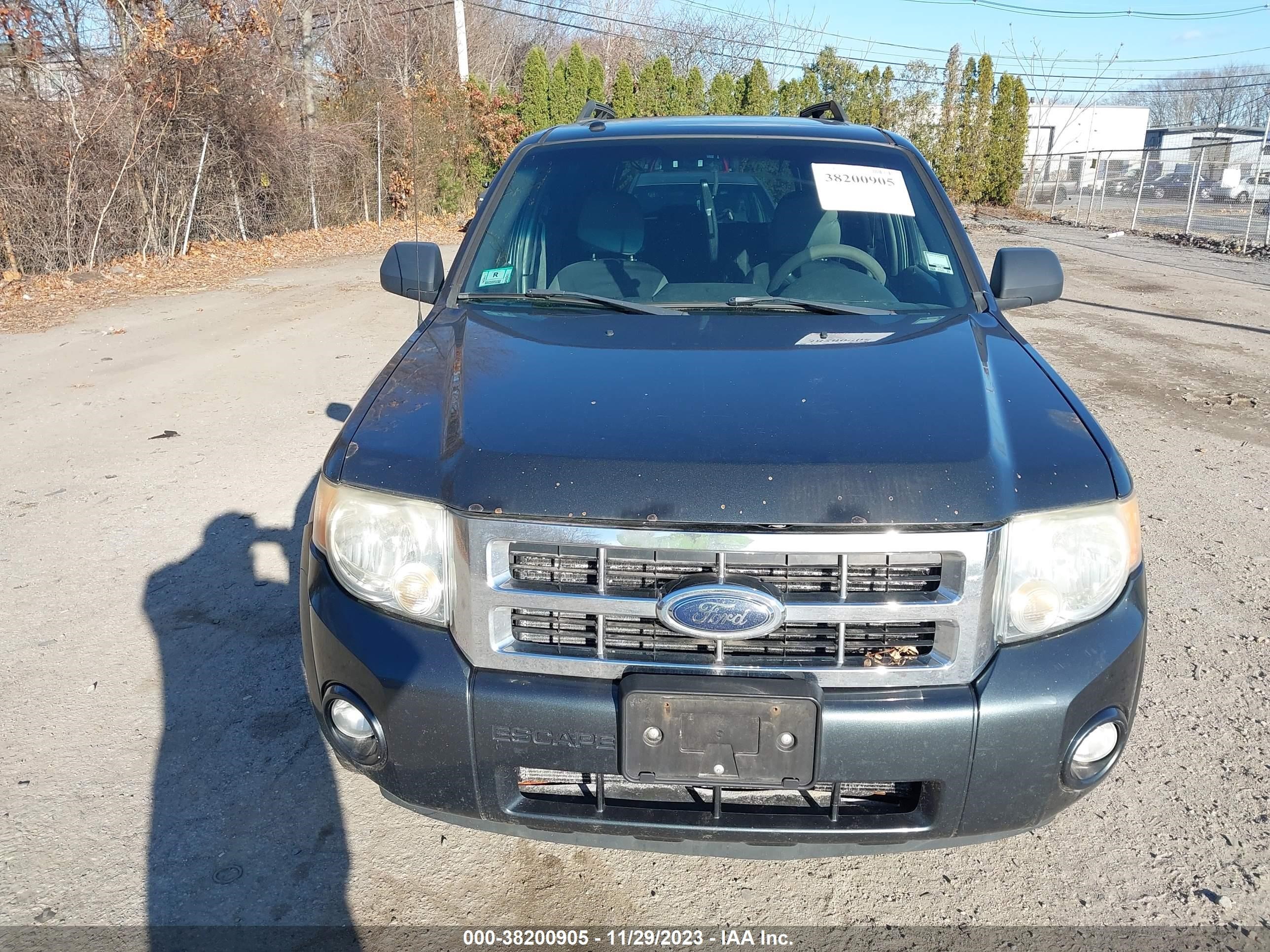 Photo 5 VIN: 1FMCU931X8KE78741 - FORD ESCAPE 