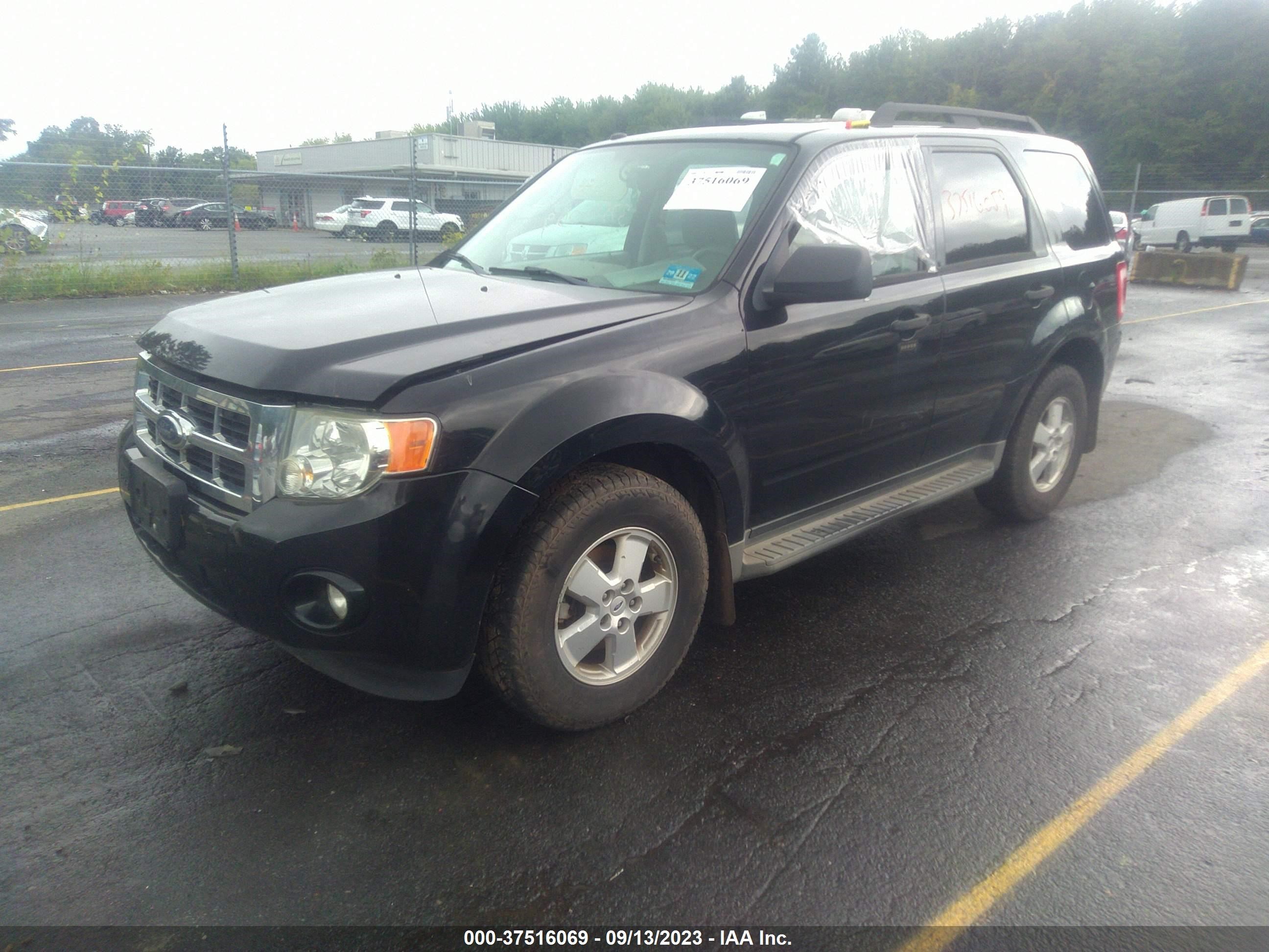 Photo 1 VIN: 1FMCU93739KA64769 - FORD ESCAPE 