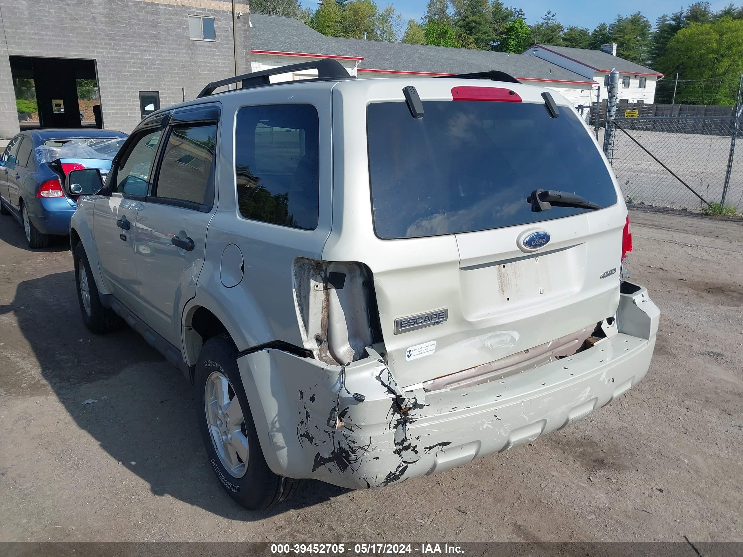 Photo 2 VIN: 1FMCU93739KA94127 - FORD ESCAPE 