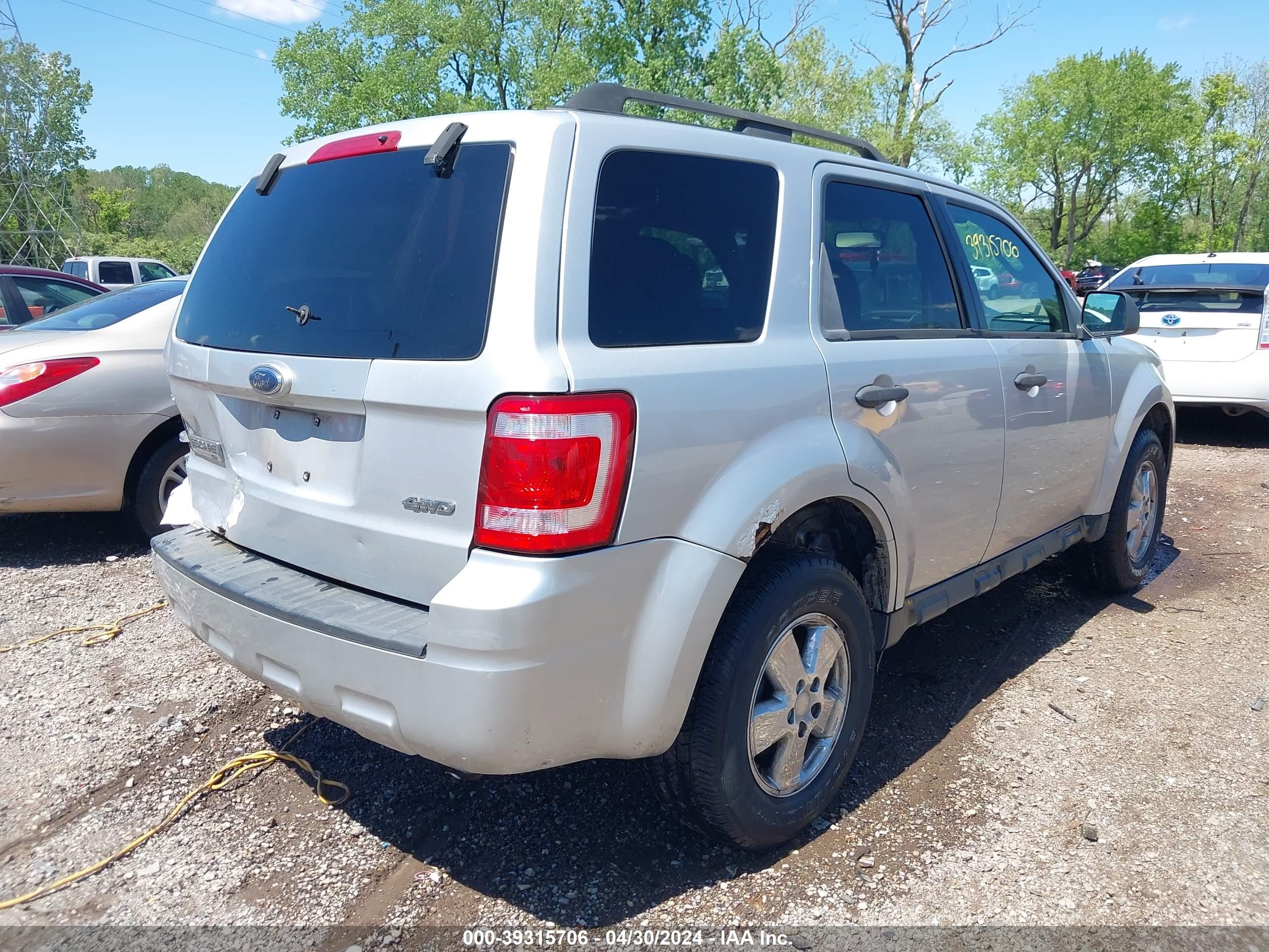 Photo 3 VIN: 1FMCU93759KA74932 - FORD ESCAPE 