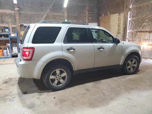 Photo 2 VIN: 1FMCU937X9KD00981 - FORD ESCAPE XLT 