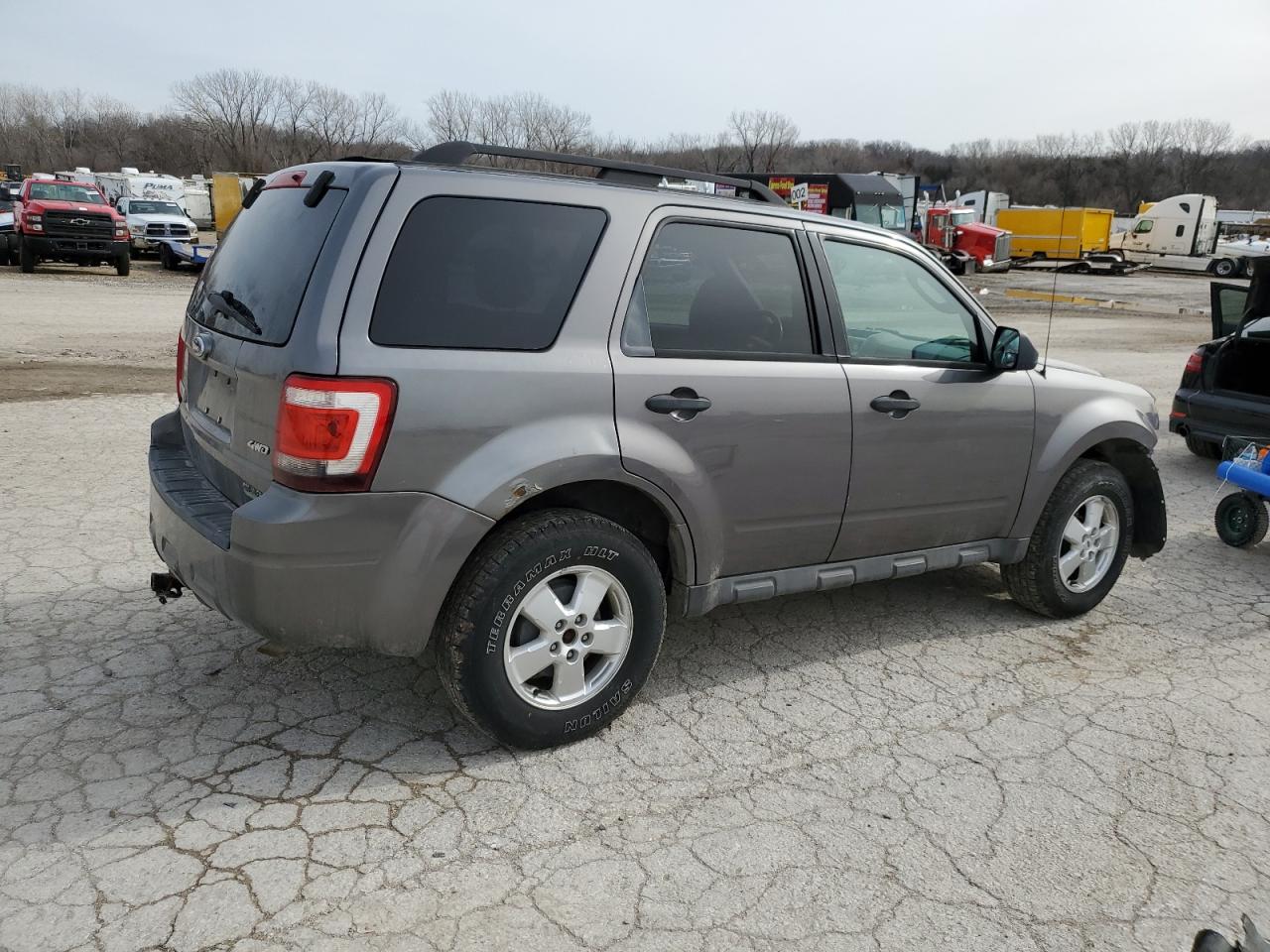 Photo 2 VIN: 1FMCU93G09KA46410 - FORD ESCAPE 