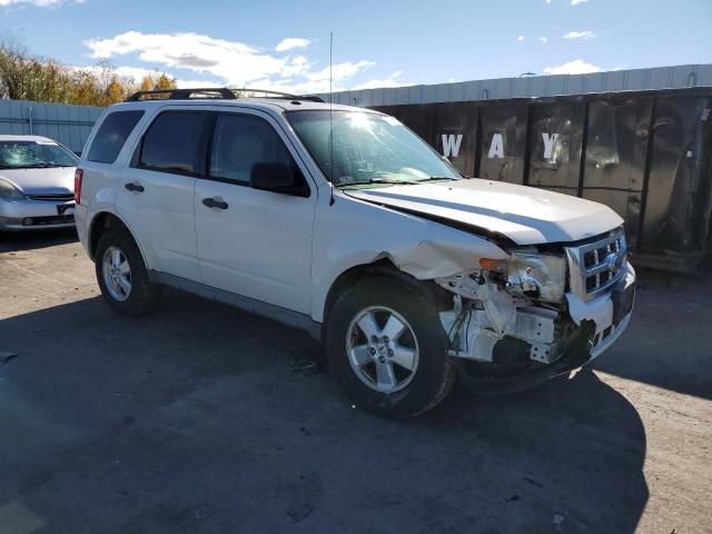 Photo 3 VIN: 1FMCU93G09KB11403 - FORD ESCAPE 