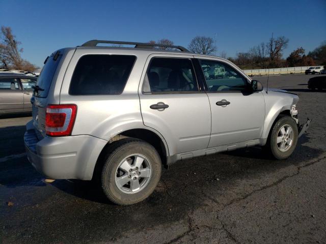 Photo 2 VIN: 1FMCU93G09KC85195 - FORD ESCAPE XLT 