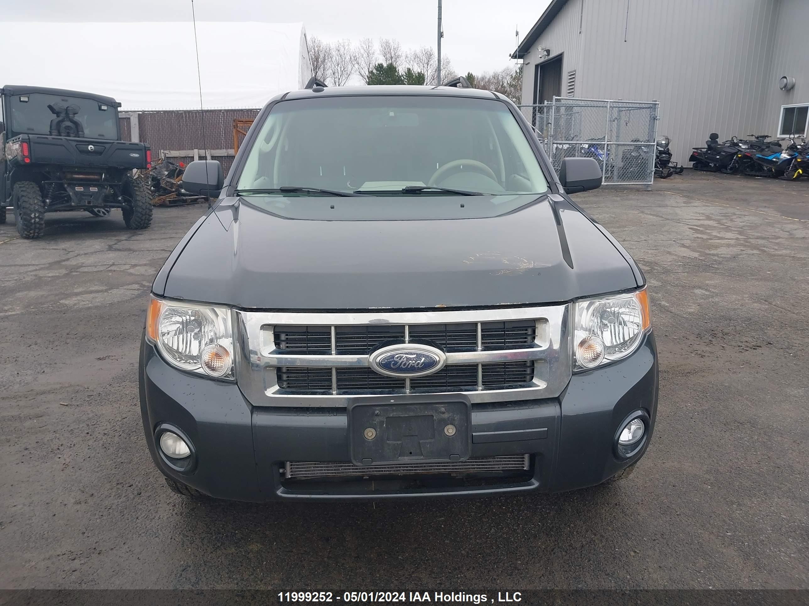 Photo 11 VIN: 1FMCU93G19KB18845 - FORD ESCAPE 