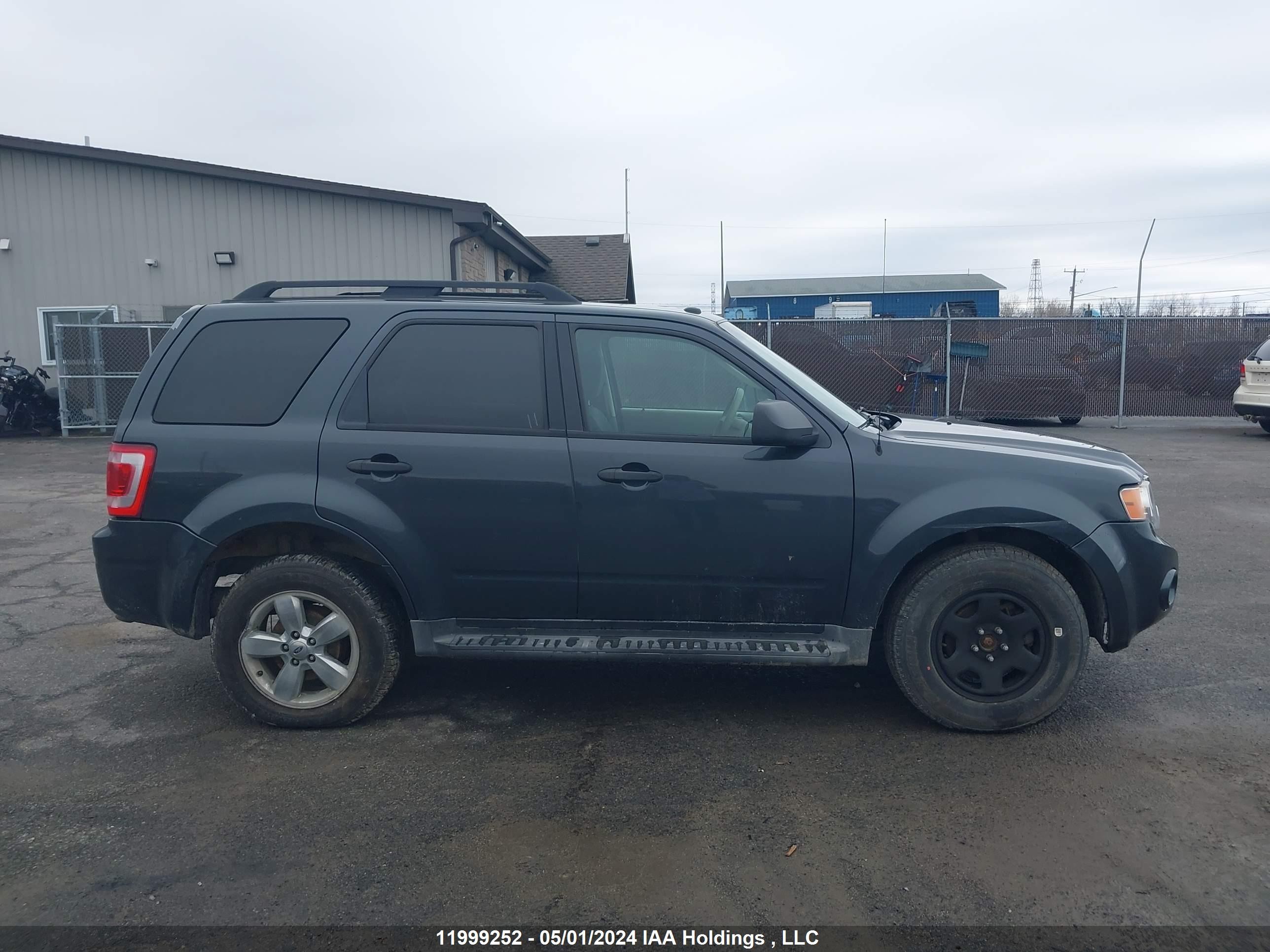 Photo 12 VIN: 1FMCU93G19KB18845 - FORD ESCAPE 