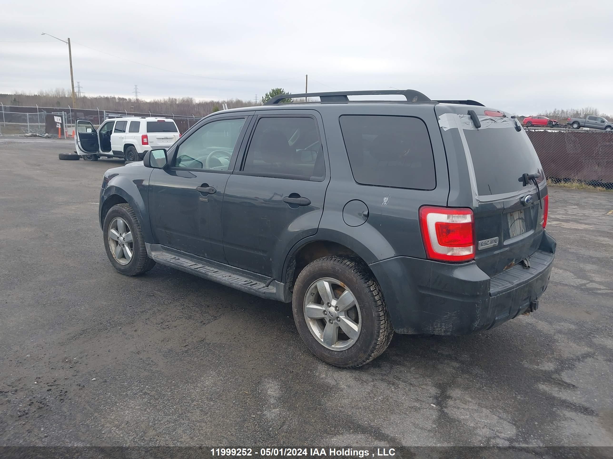 Photo 2 VIN: 1FMCU93G19KB18845 - FORD ESCAPE 