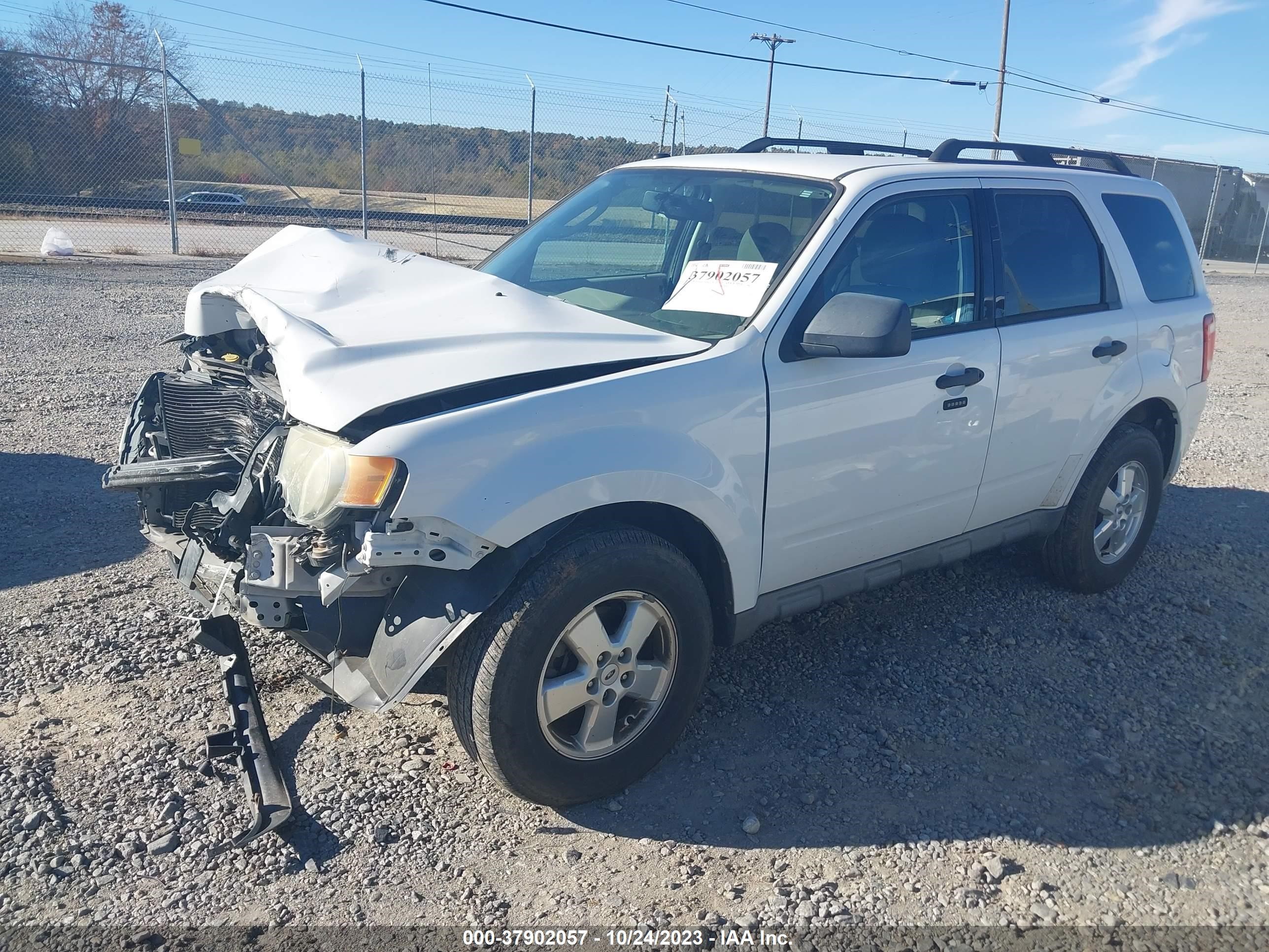 Photo 1 VIN: 1FMCU93G19KB53742 - FORD ESCAPE 