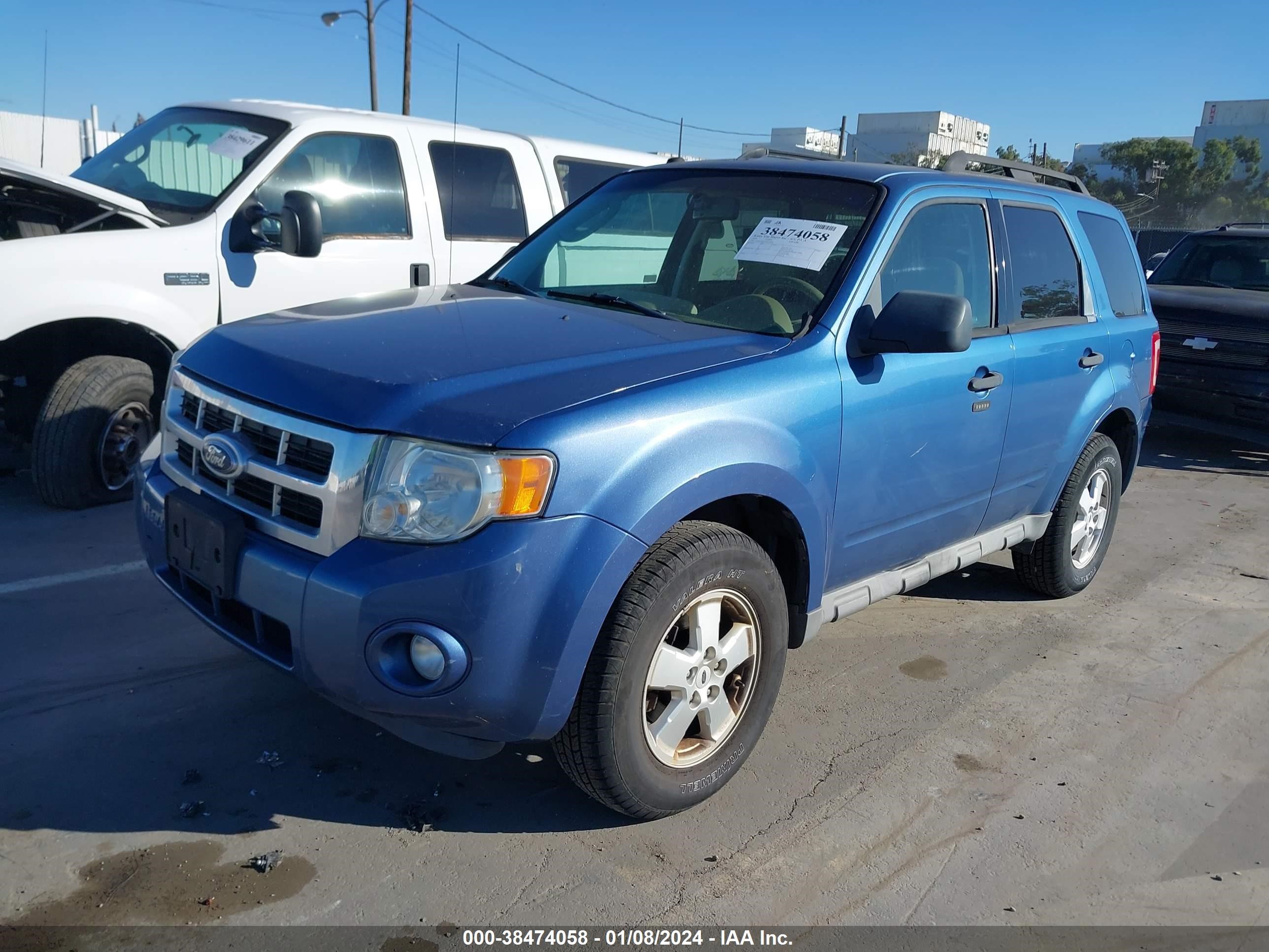 Photo 1 VIN: 1FMCU93G19KC49046 - FORD ESCAPE 