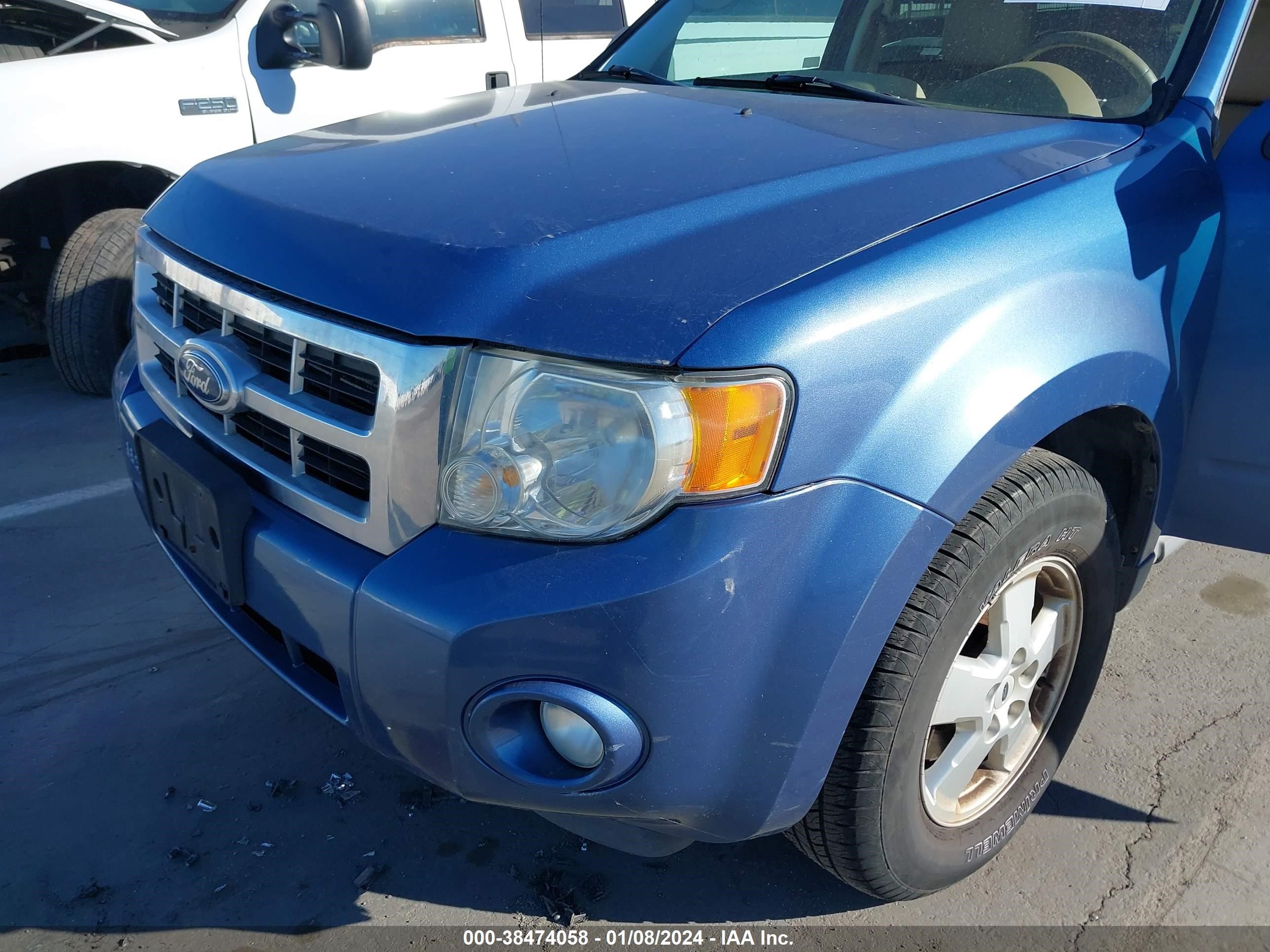 Photo 5 VIN: 1FMCU93G19KC49046 - FORD ESCAPE 