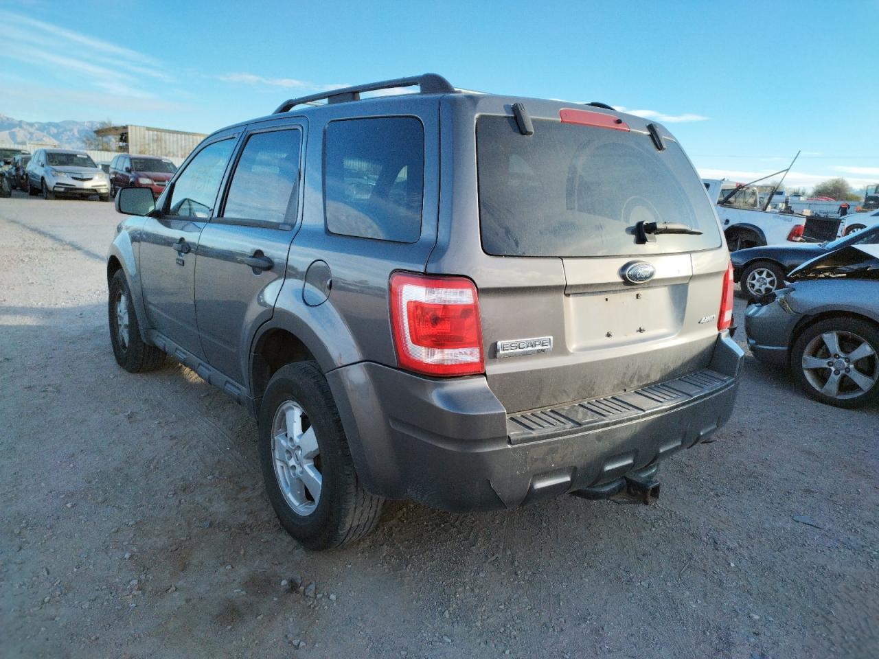 Photo 2 VIN: 1FMCU93G29KA95169 - FORD ESCAPE 