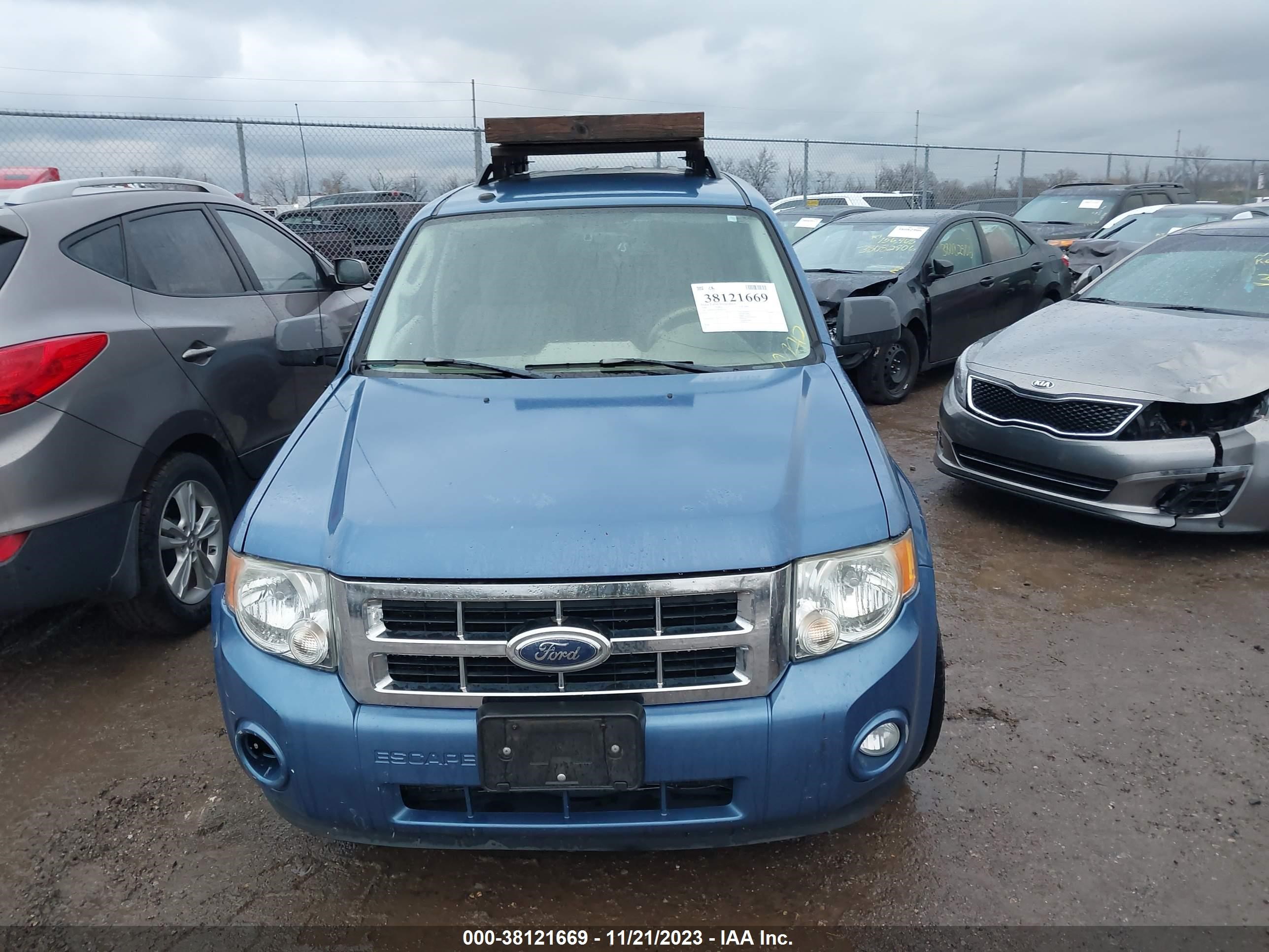 Photo 11 VIN: 1FMCU93G29KB62238 - FORD ESCAPE 