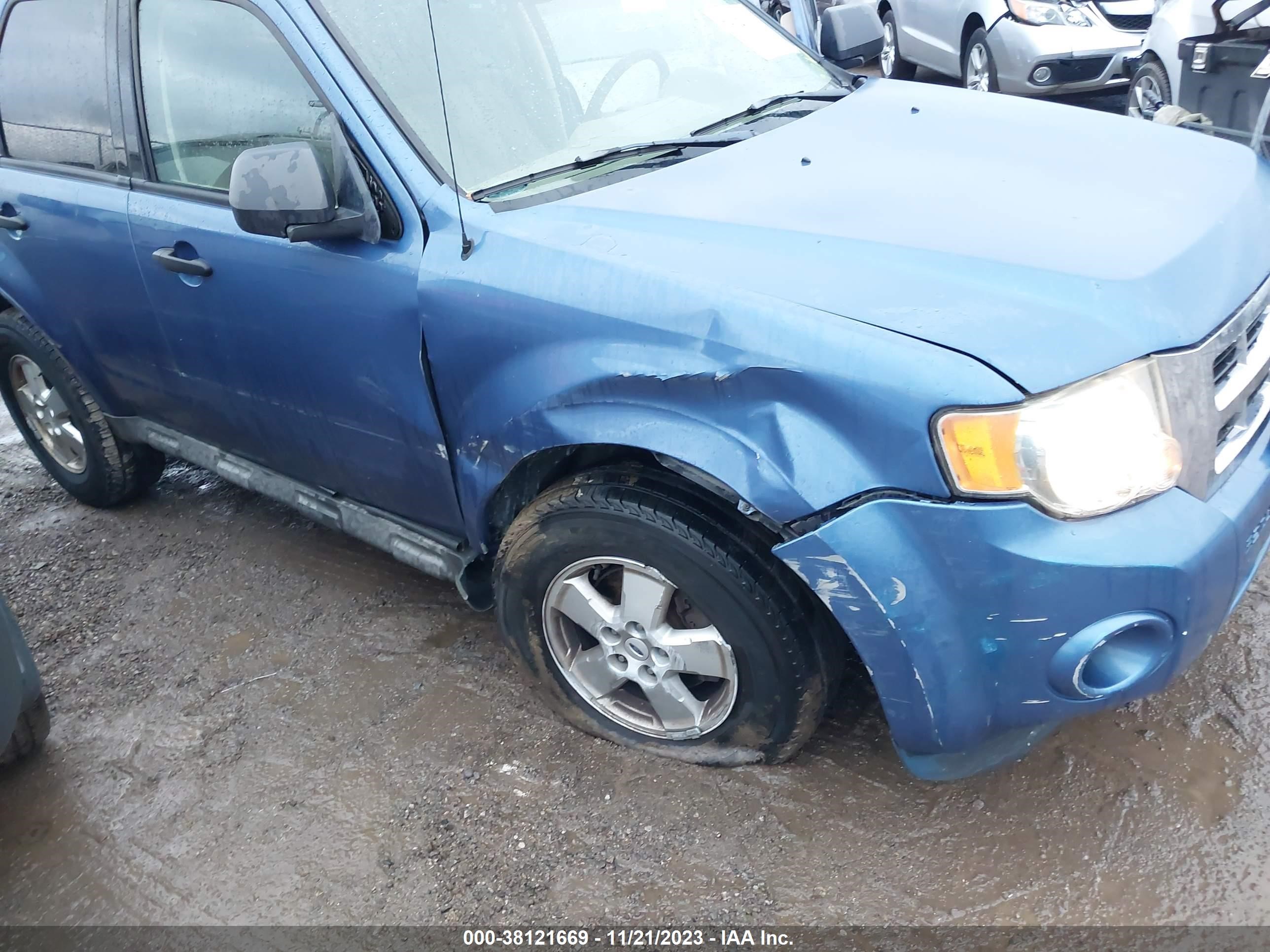 Photo 5 VIN: 1FMCU93G29KB62238 - FORD ESCAPE 