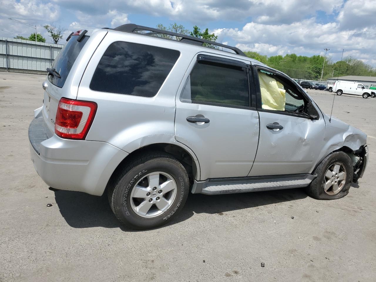 Photo 2 VIN: 1FMCU93G39KA51309 - FORD ESCAPE 