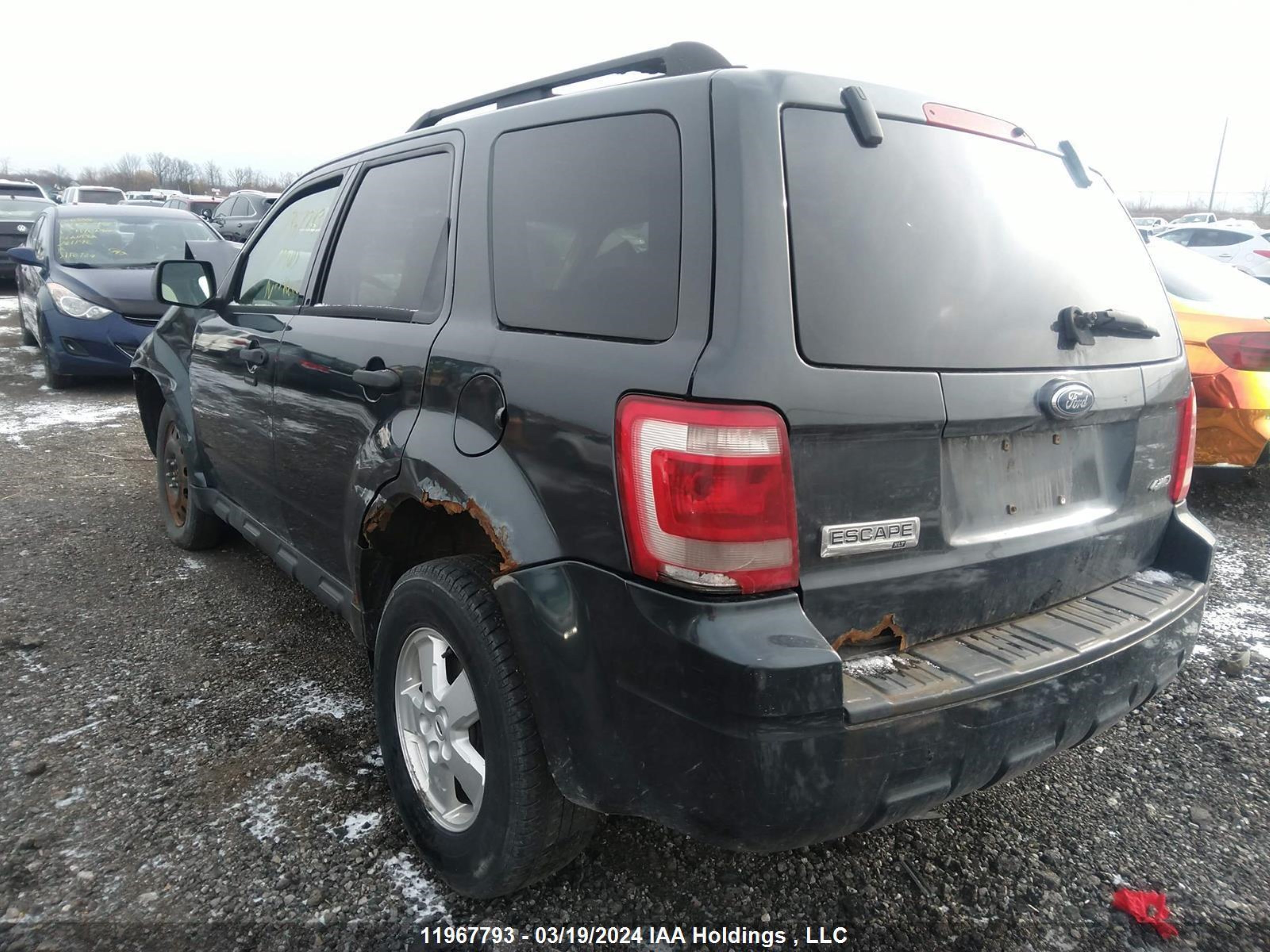 Photo 2 VIN: 1FMCU93G69KA04775 - FORD ESCAPE 