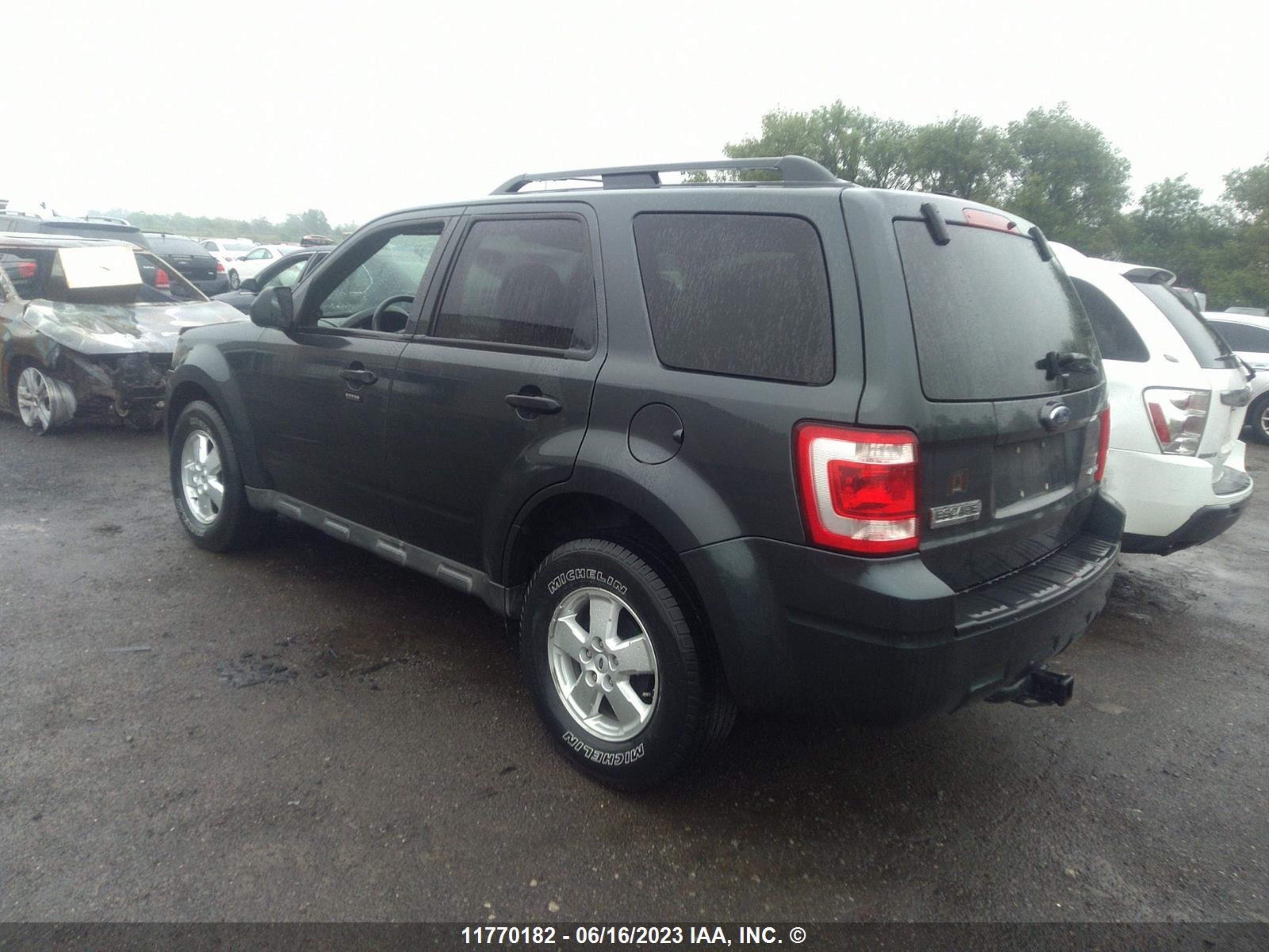 Photo 2 VIN: 1FMCU93G79KB38288 - FORD ESCAPE 